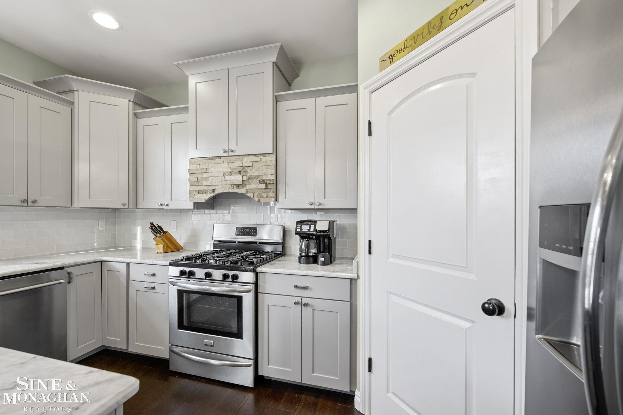 26716 Boston Drive Property Photo 8