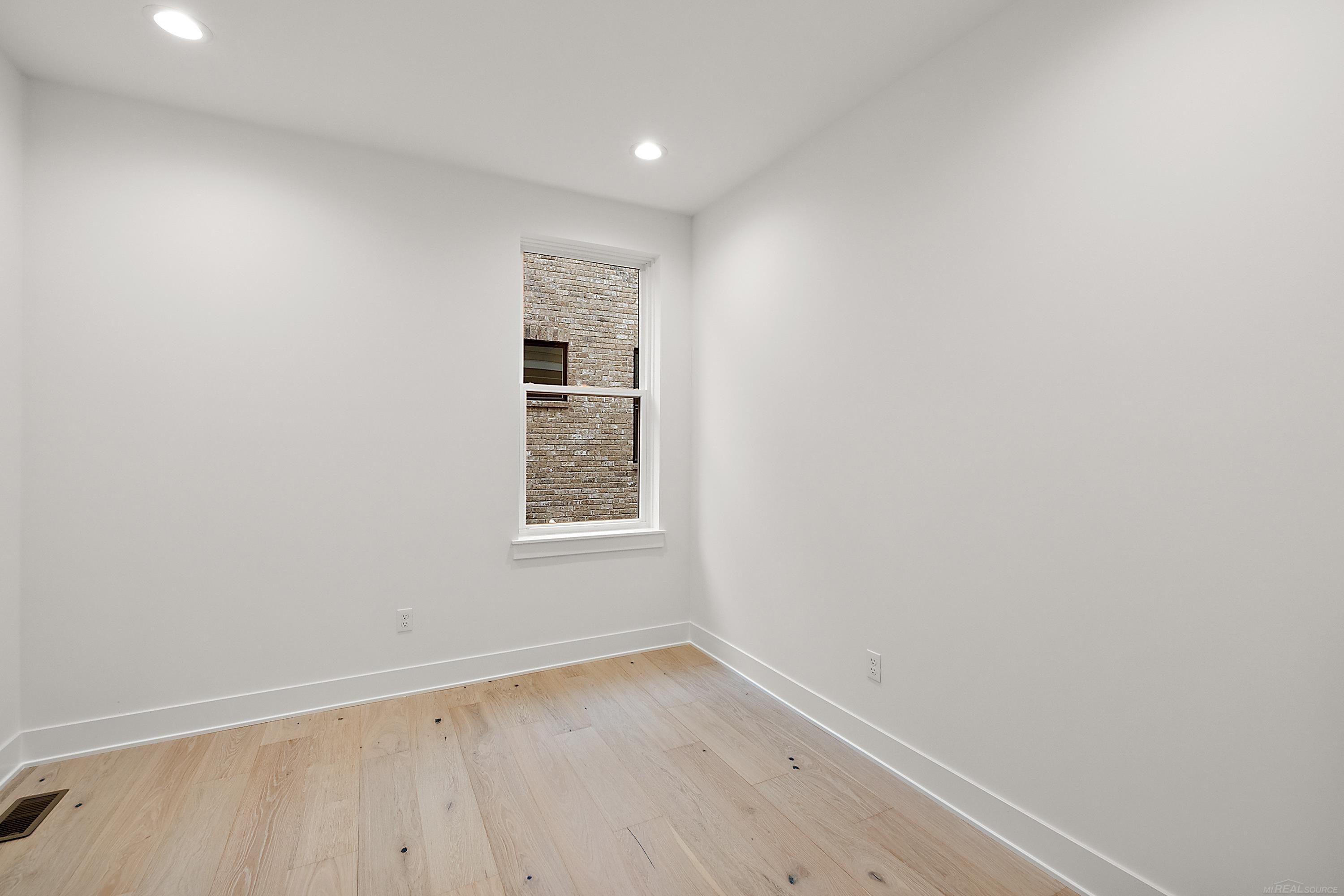 5871 Everton Court Property Photo 29