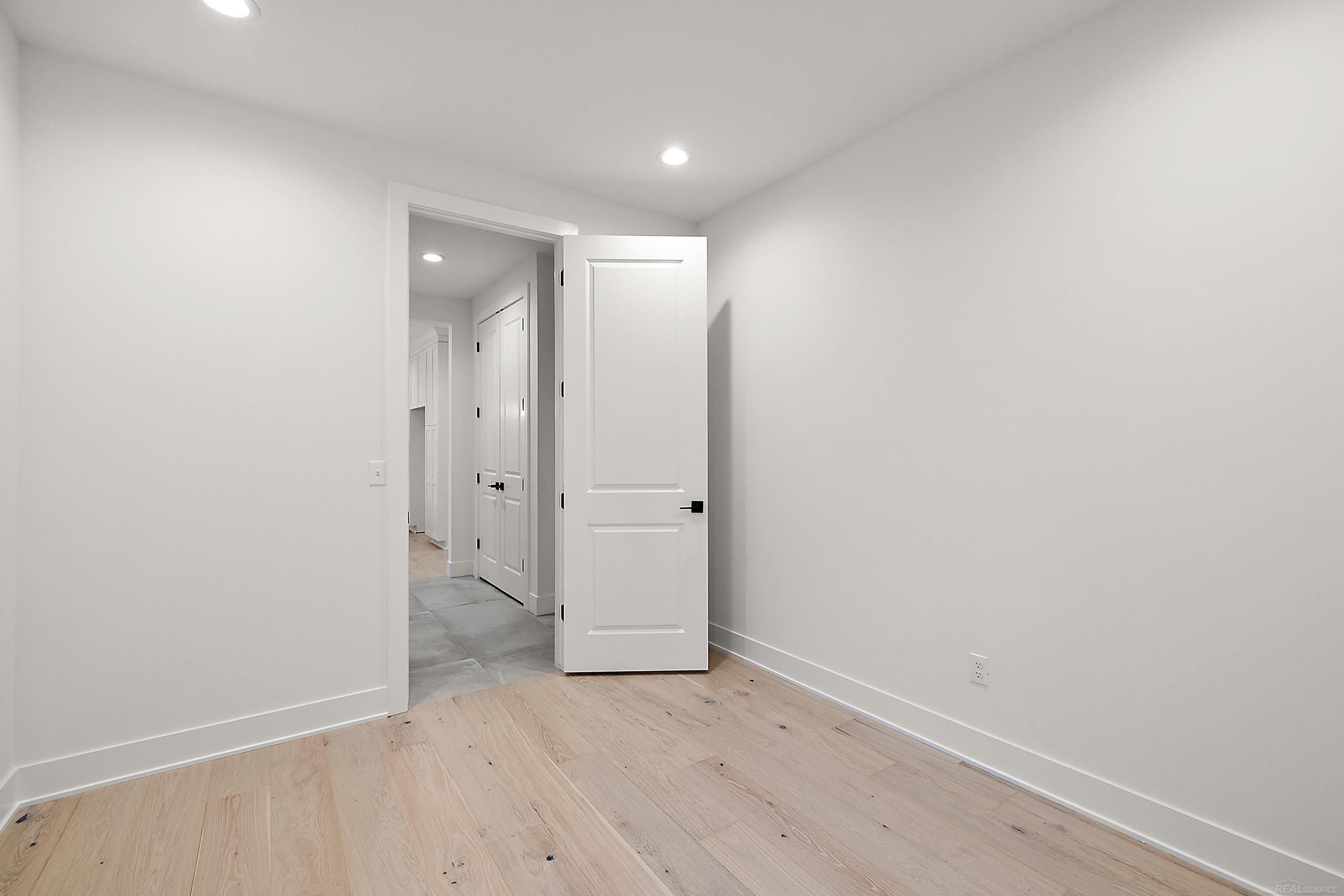5871 Everton Court Property Photo 30