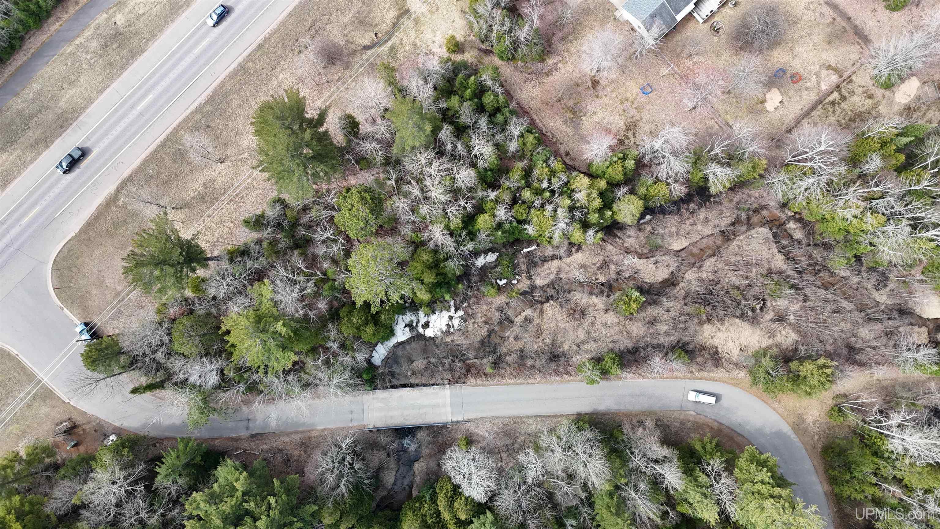 1129 E M28 Highway Property Photo 1