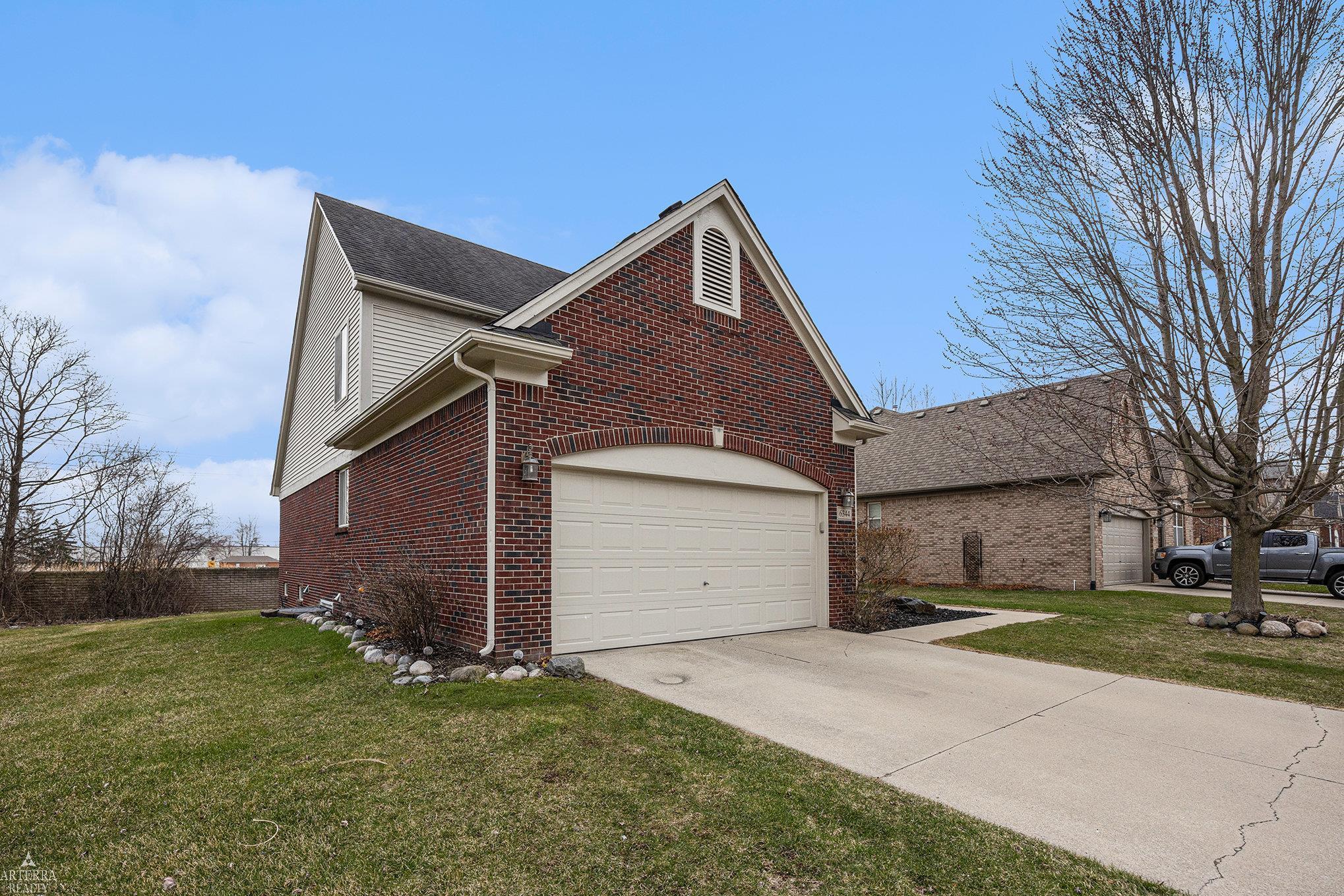 6344 Trailside Drive Property Photo 3