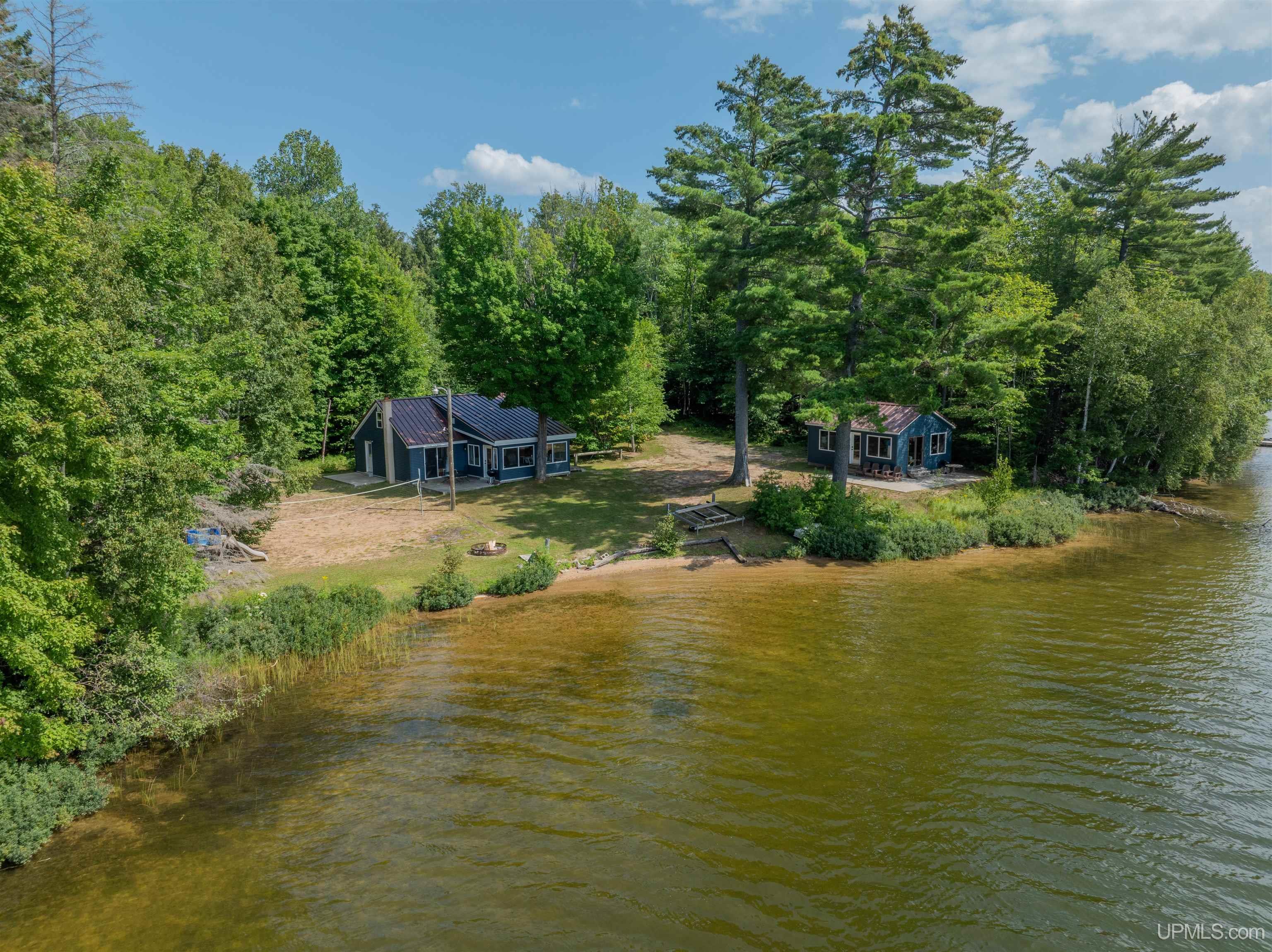 3865 Peninsula Point Road Property Photo 1