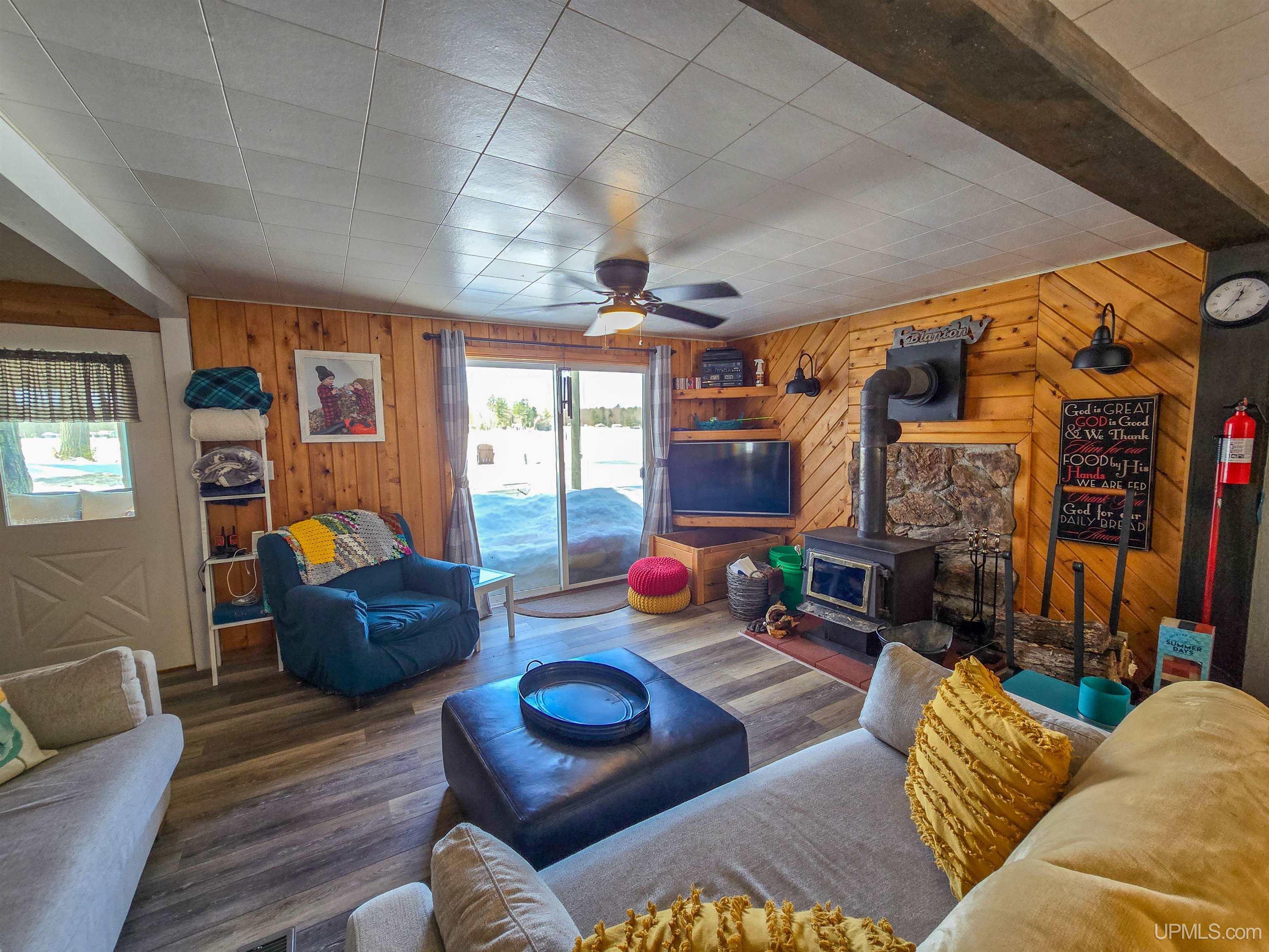 3865 Peninsula Point Road Property Photo 10