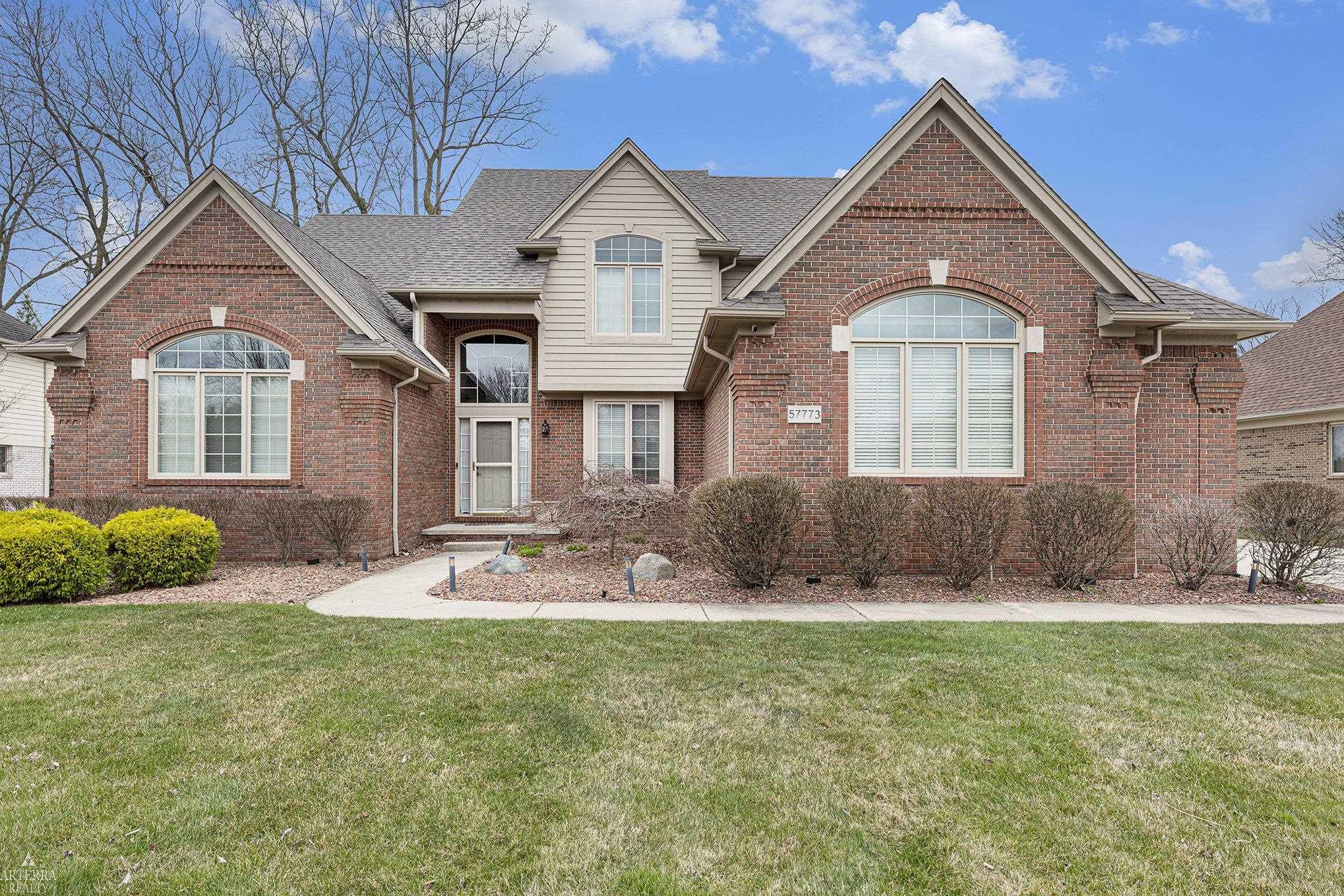 57773 Apple Creek Drive Property Photo 1