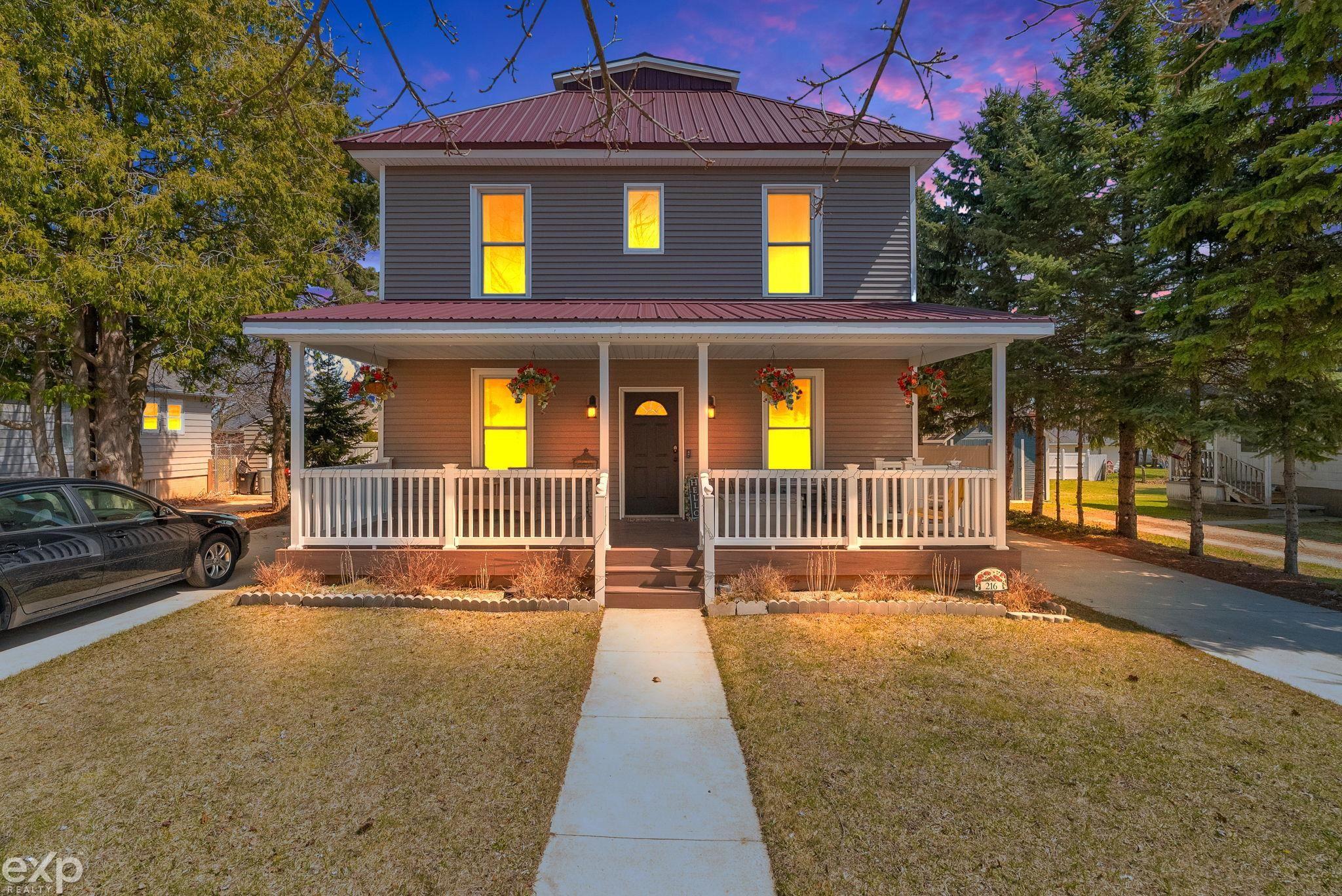216 John Street Property Photo