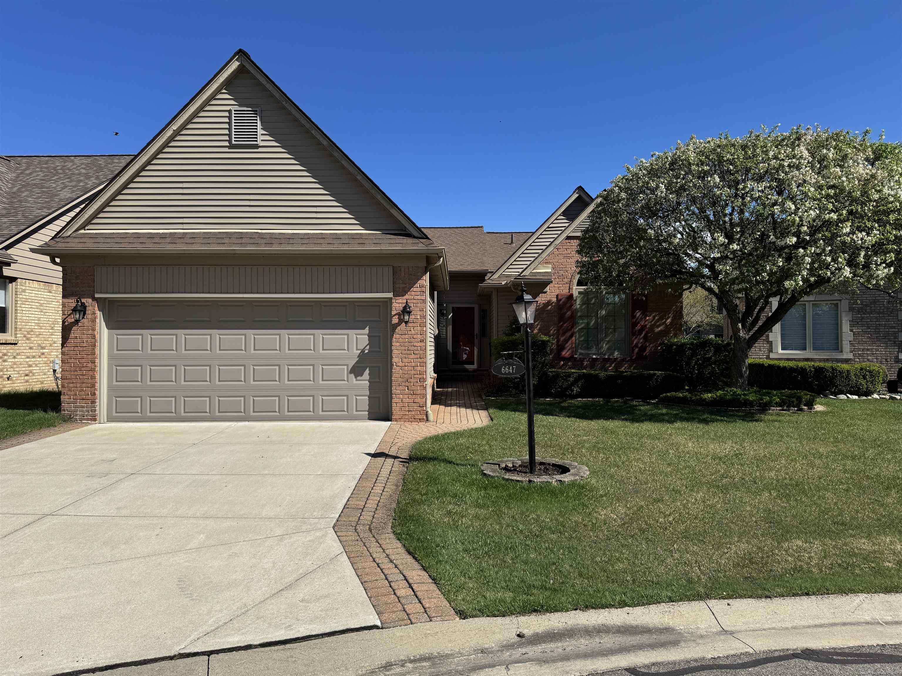 6647 Cross Creek Drive Property Photo 1
