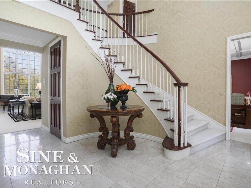 5561 Brookside Lane Property Photo 4