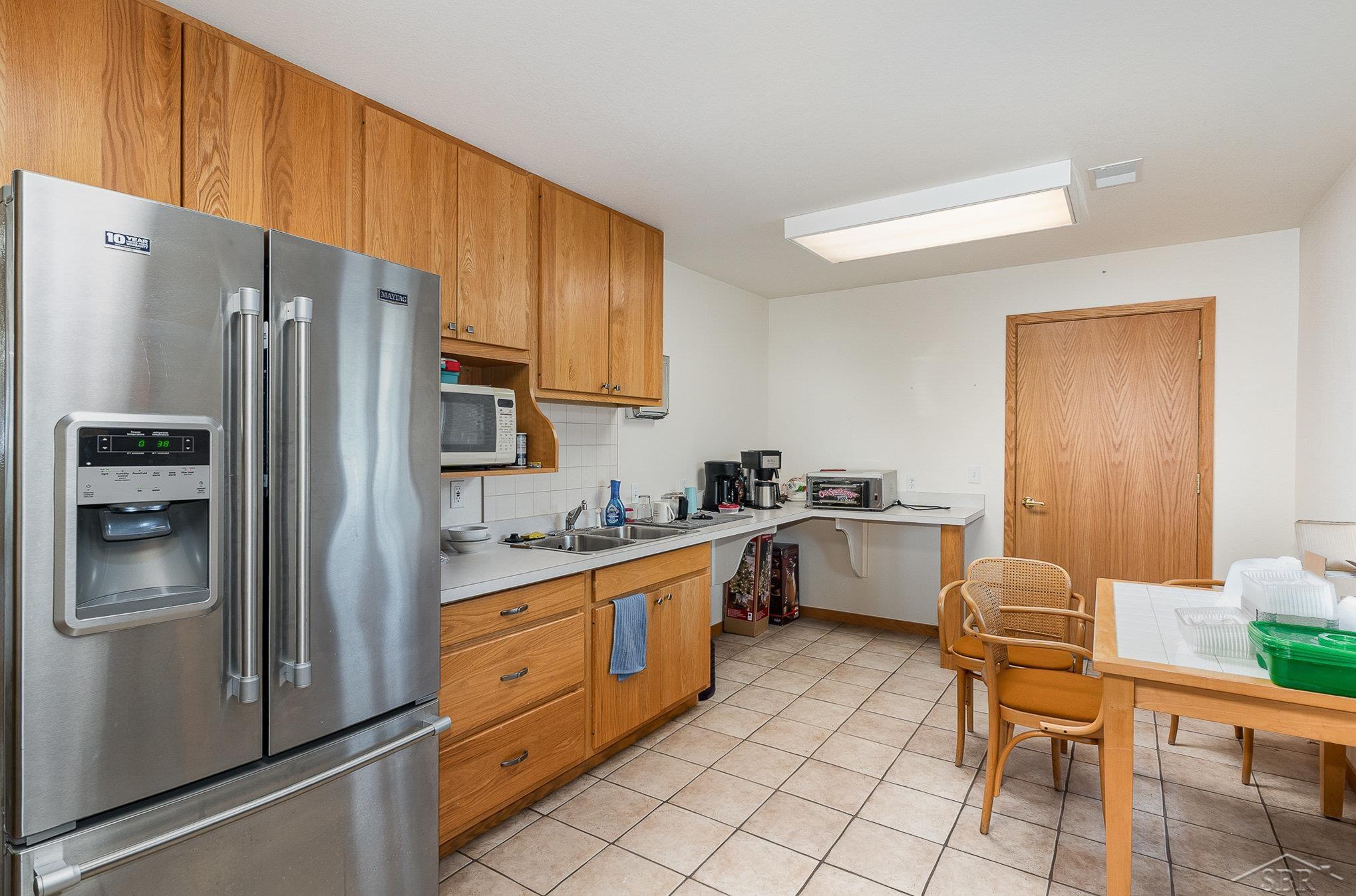 635 N Center Road Property Photo 15