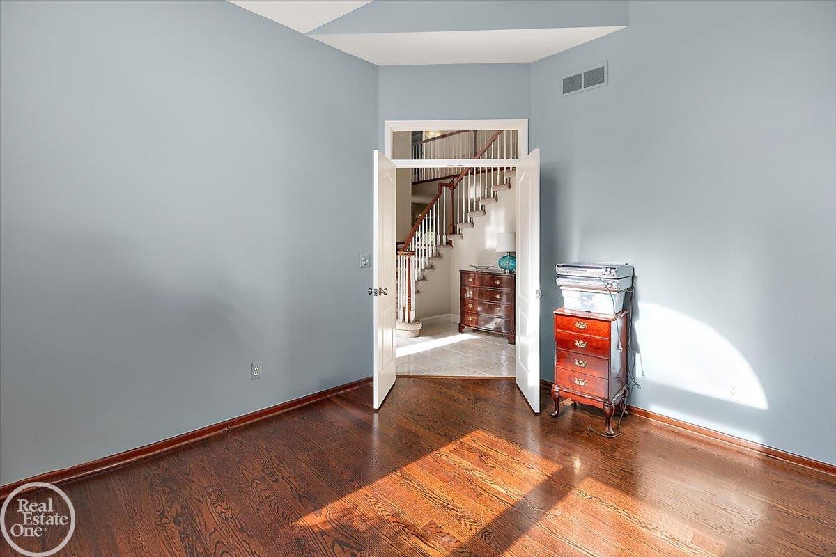63011 Indian Hills Drive Property Photo 32