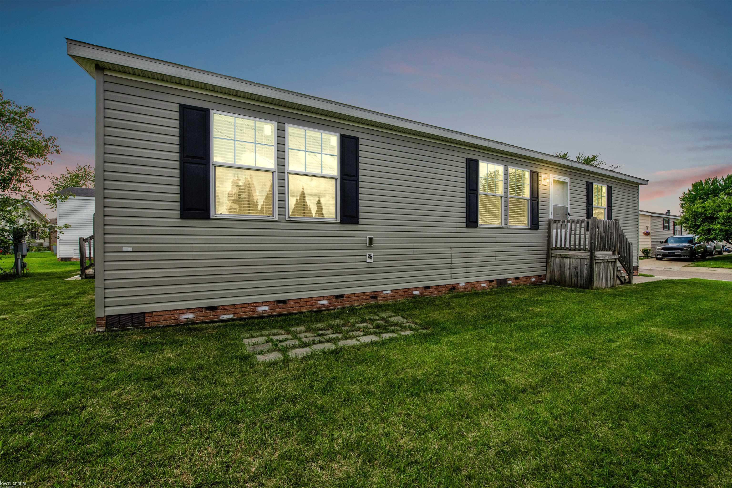 17128 Scarborough Drive Property Photo 1