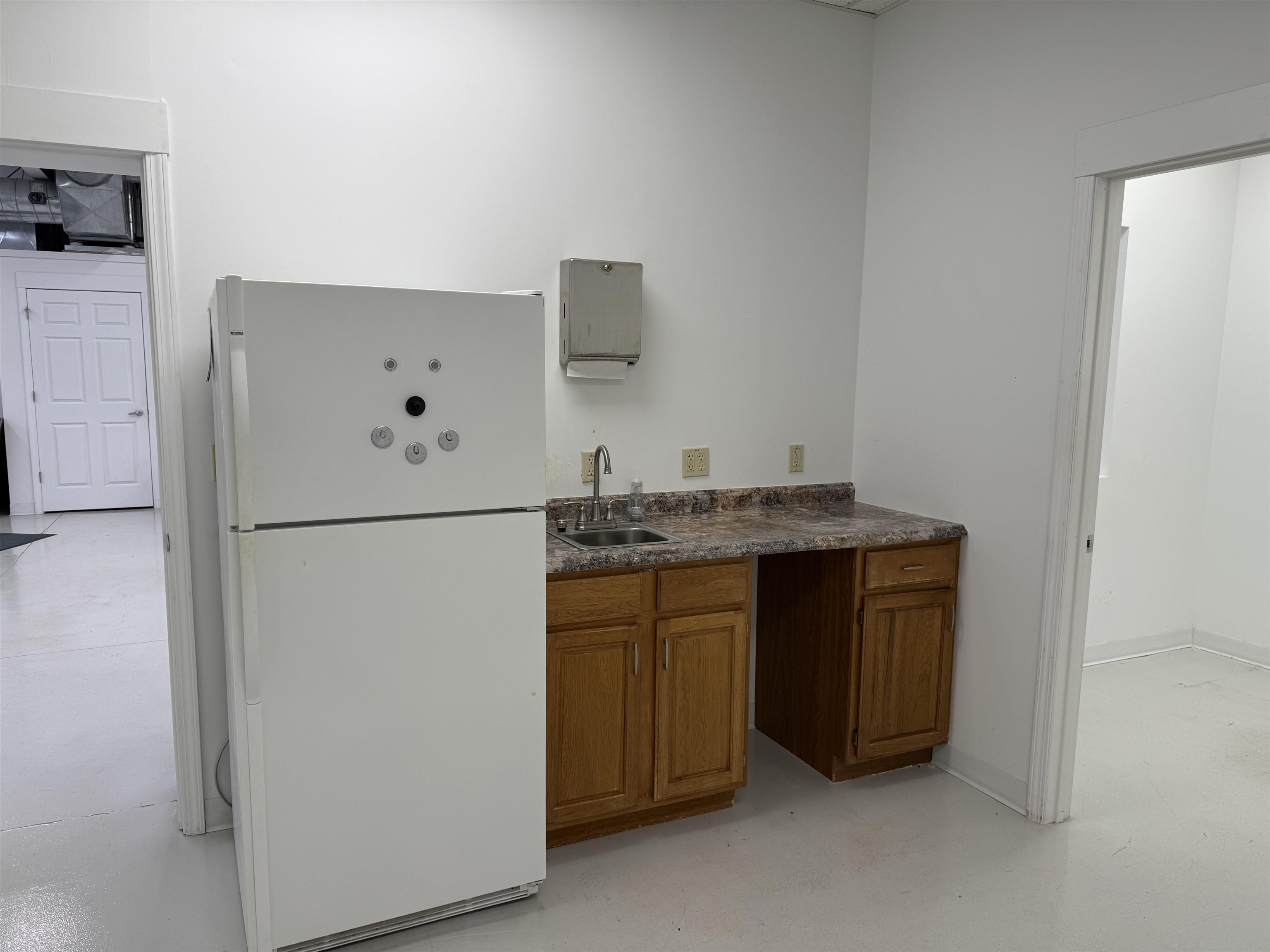 2706 N Saginaw Road Property Photo 18