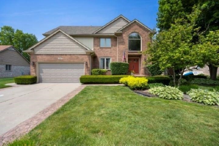 26861 Christy Drive Property Photo 2