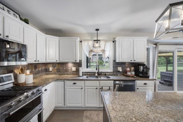 26861 Christy Drive Property Photo 17