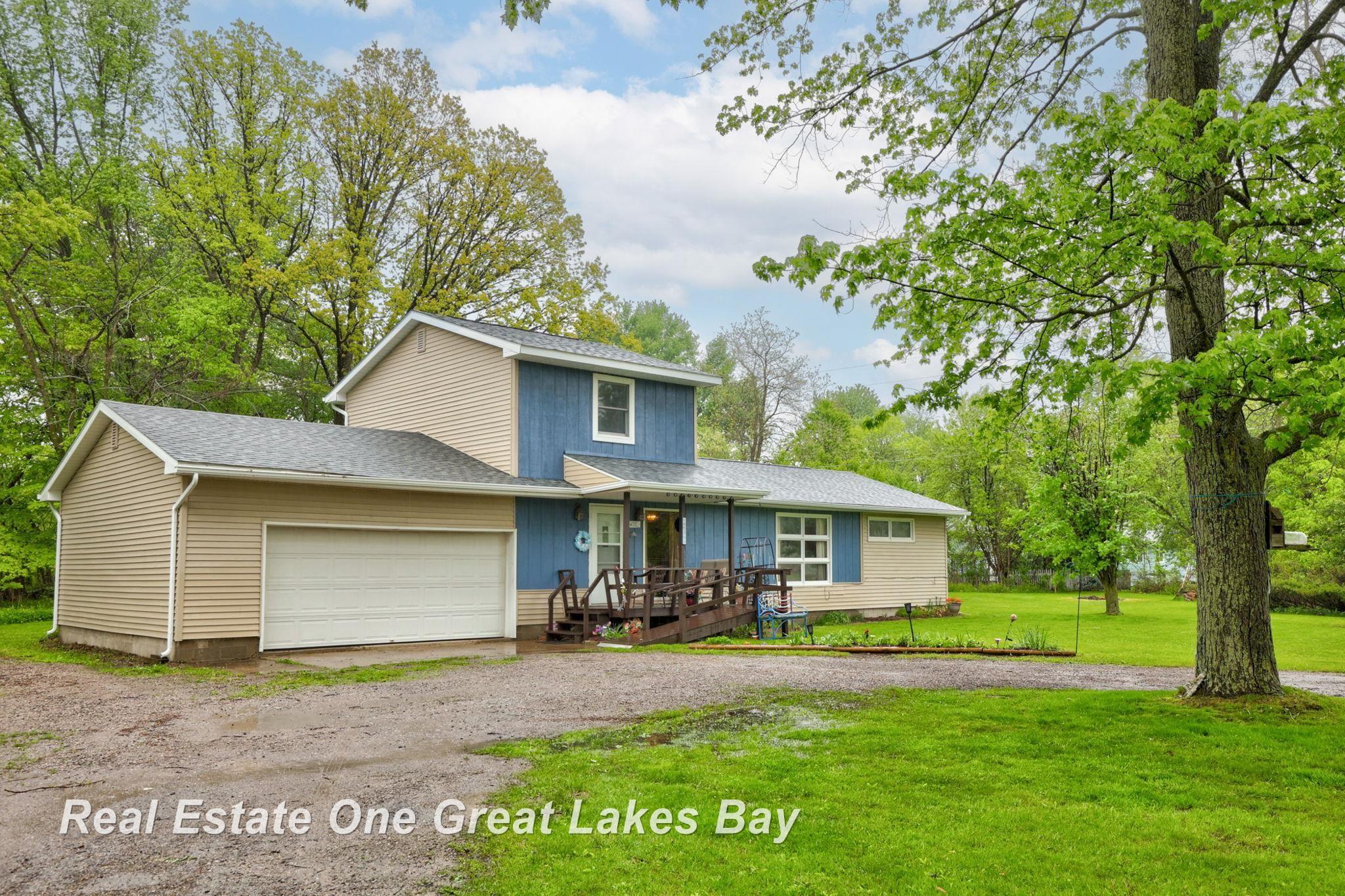 959 N Cass Avenue Property Photo 1