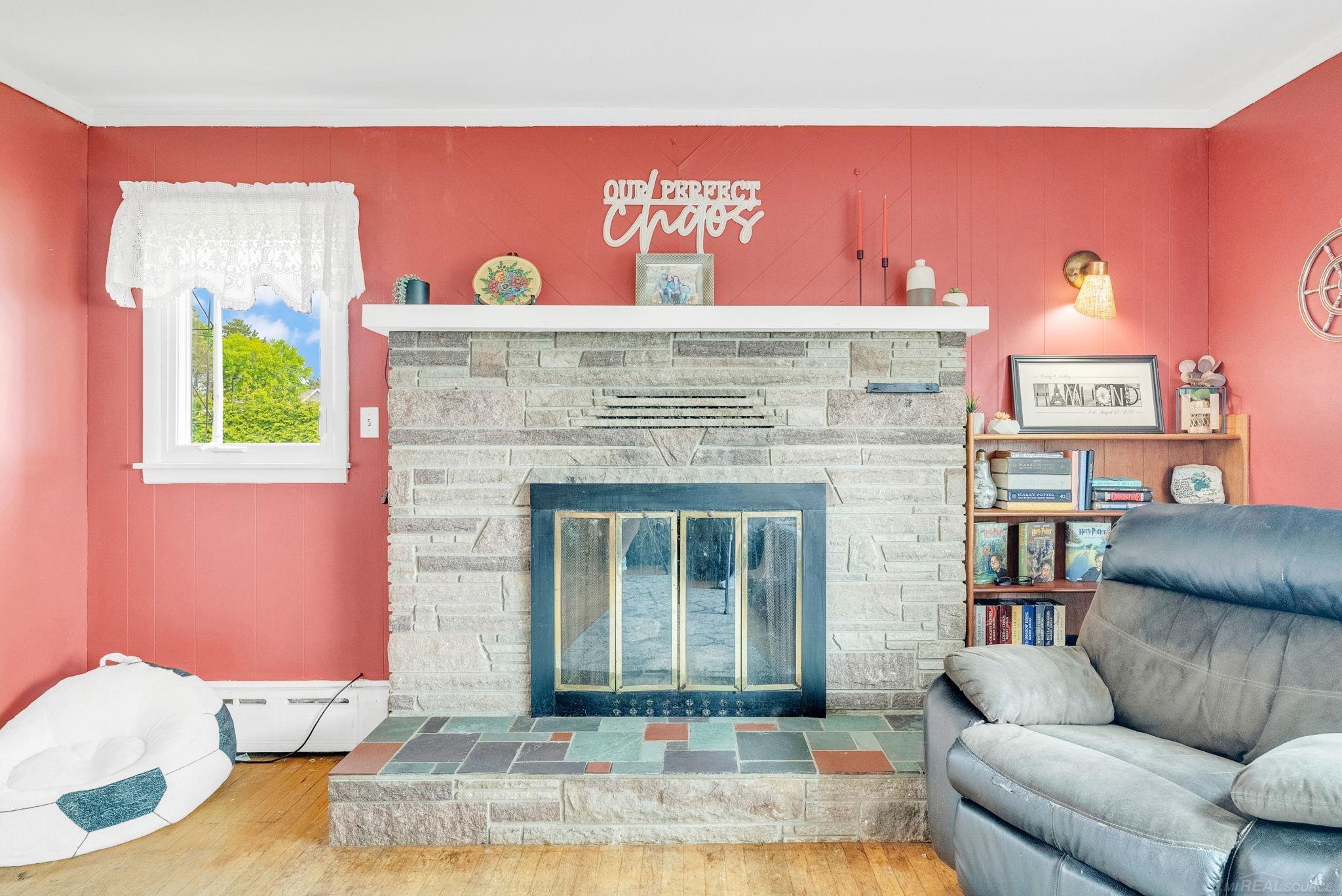 8941 & 8943 Lakeshore Road Property Photo 25
