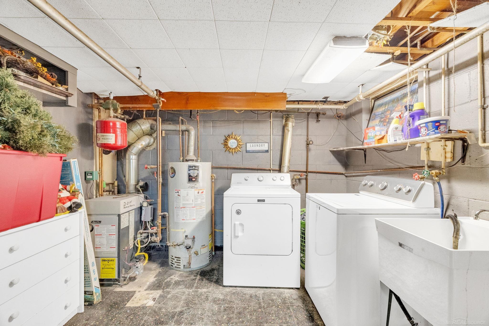8941 & 8943 Lakeshore Road Property Photo 40