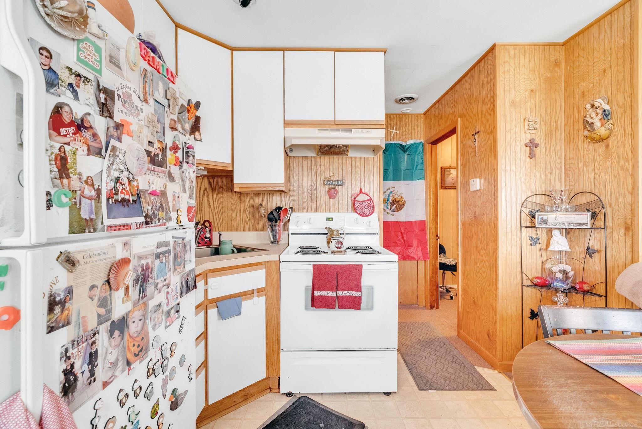 8941 & 8943 Lakeshore Road Property Photo 46