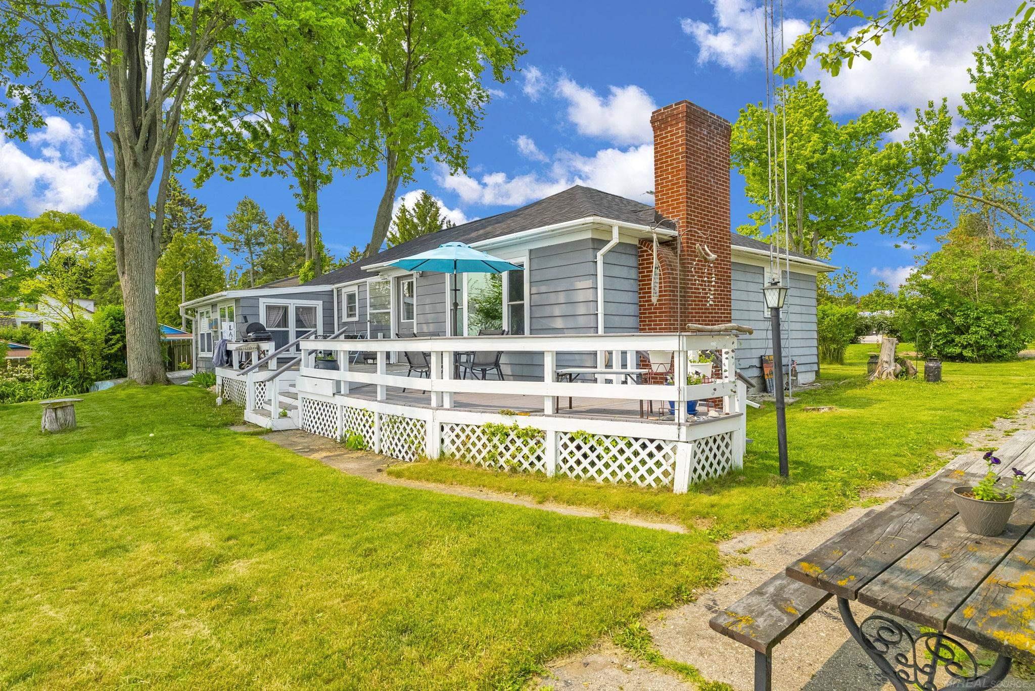 8941 & 8943 Lakeshore Road Property Photo 55