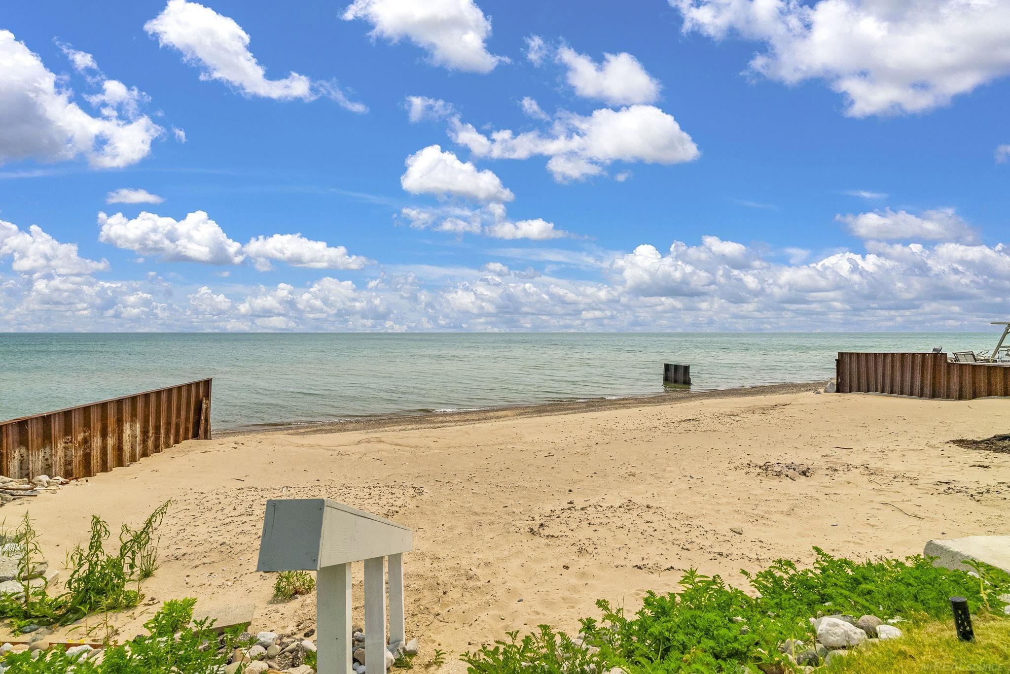 8941 & 8943 Lakeshore Road Property Photo 61
