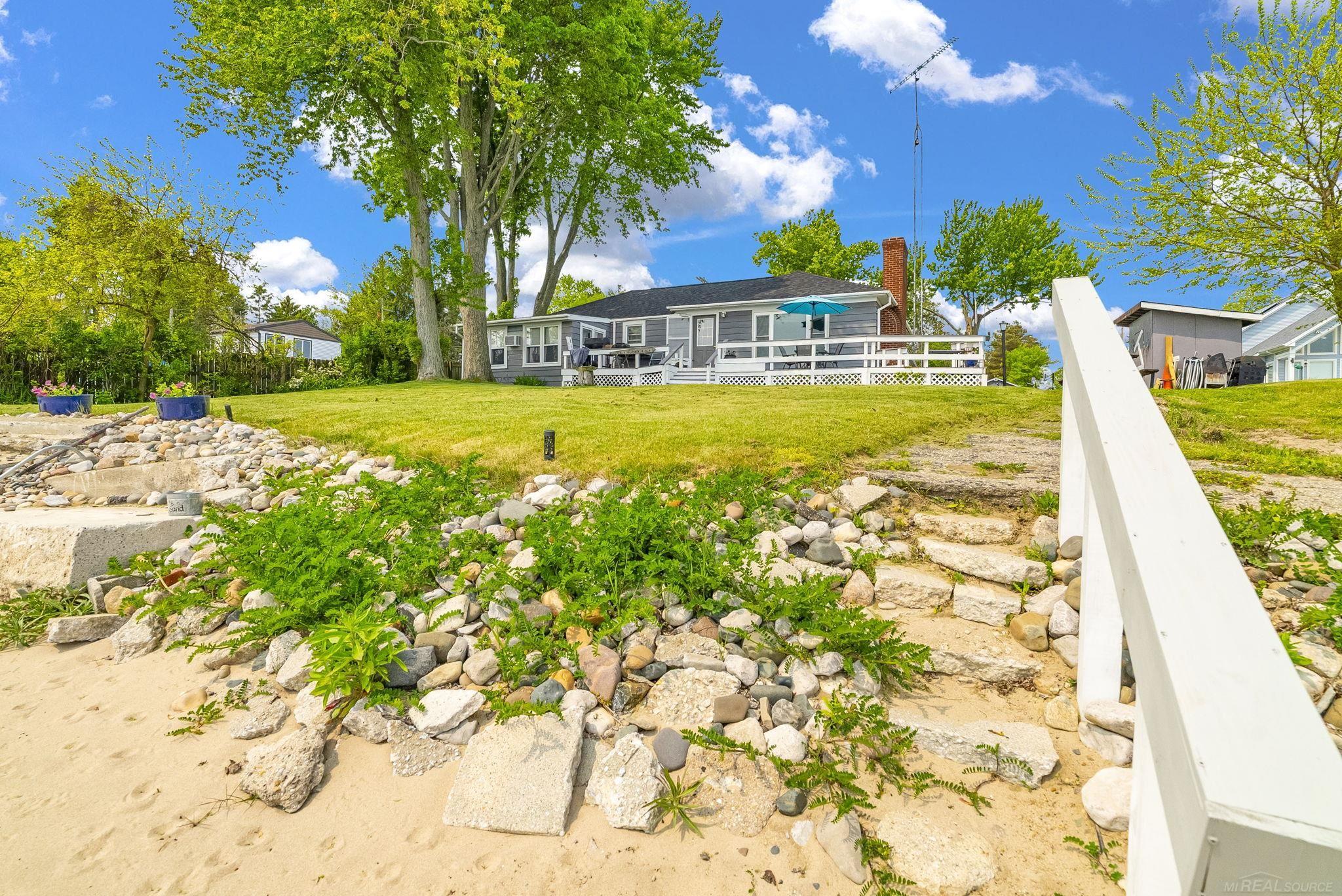 8941 & 8943 Lakeshore Road Property Photo 62