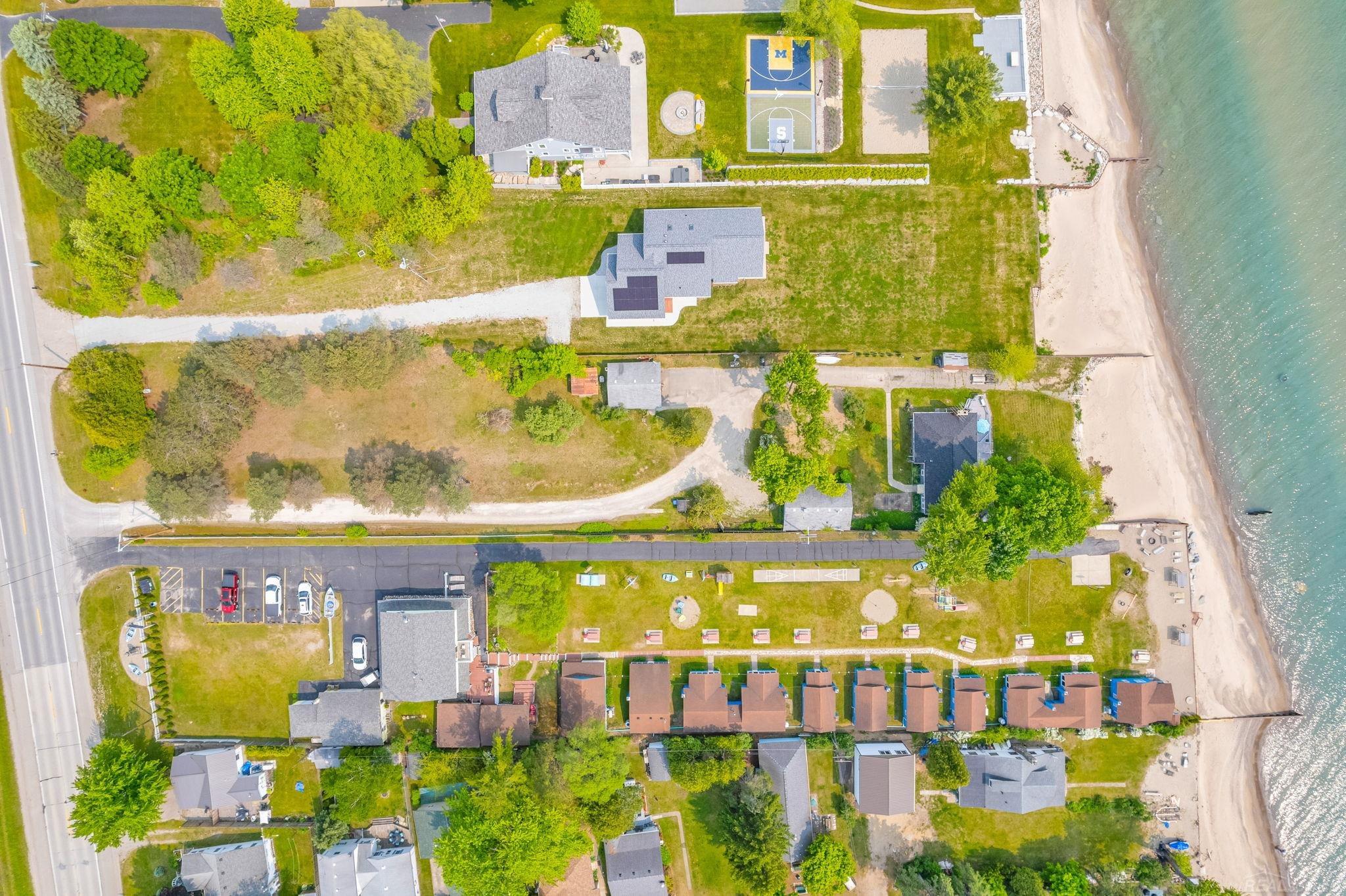 8941 & 8943 Lakeshore Road Property Photo 72
