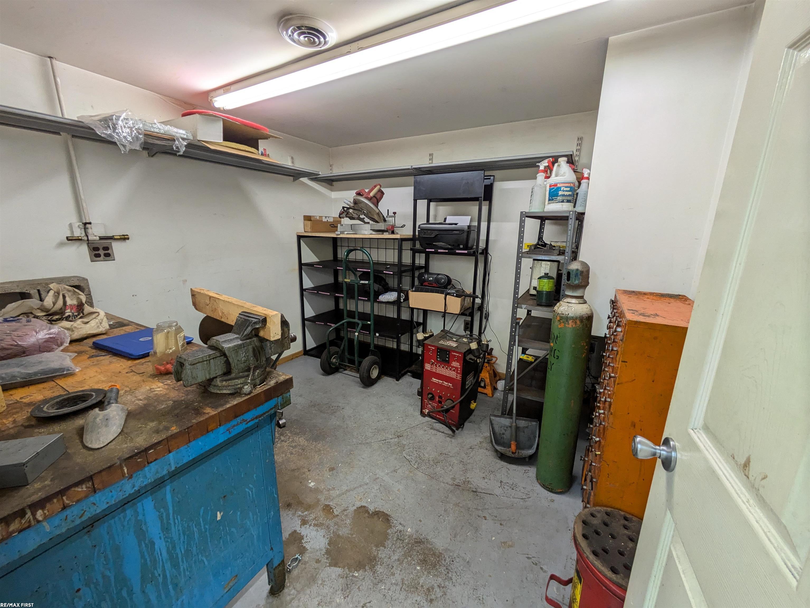 35850 Utica Road Property Photo 15
