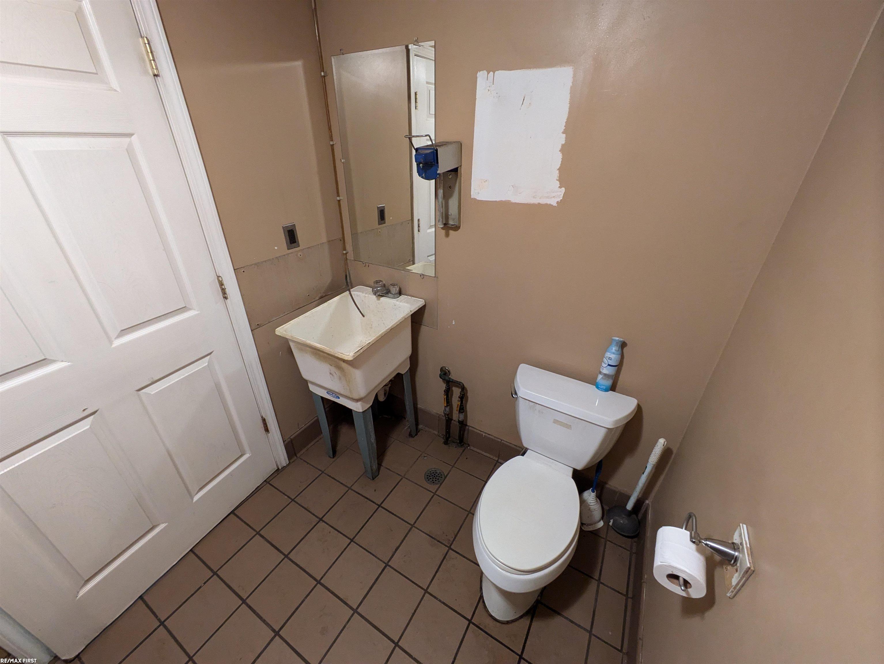35850 Utica Road Property Photo 24