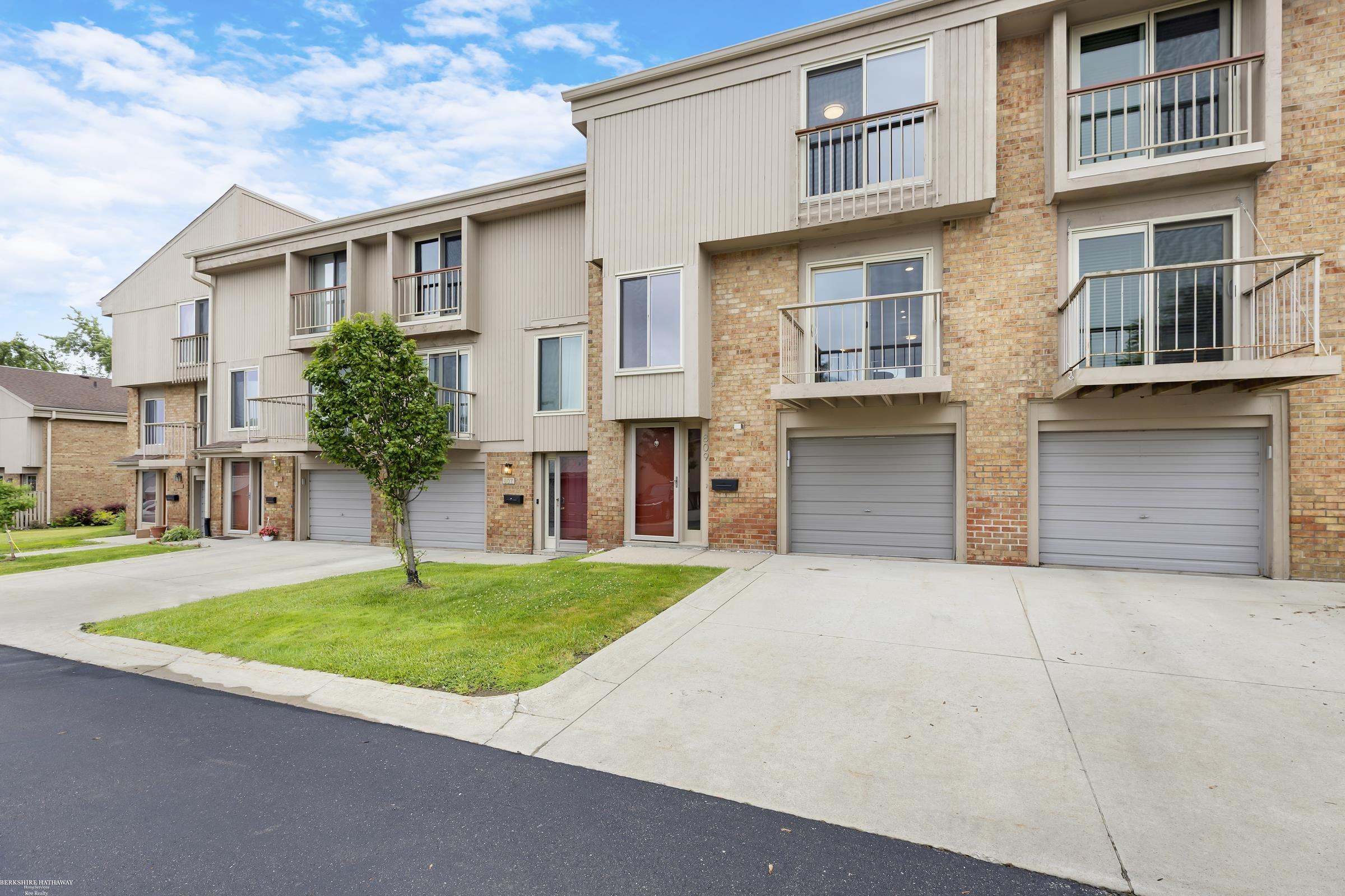 809 Oak Brook Ridge Property Photo 1