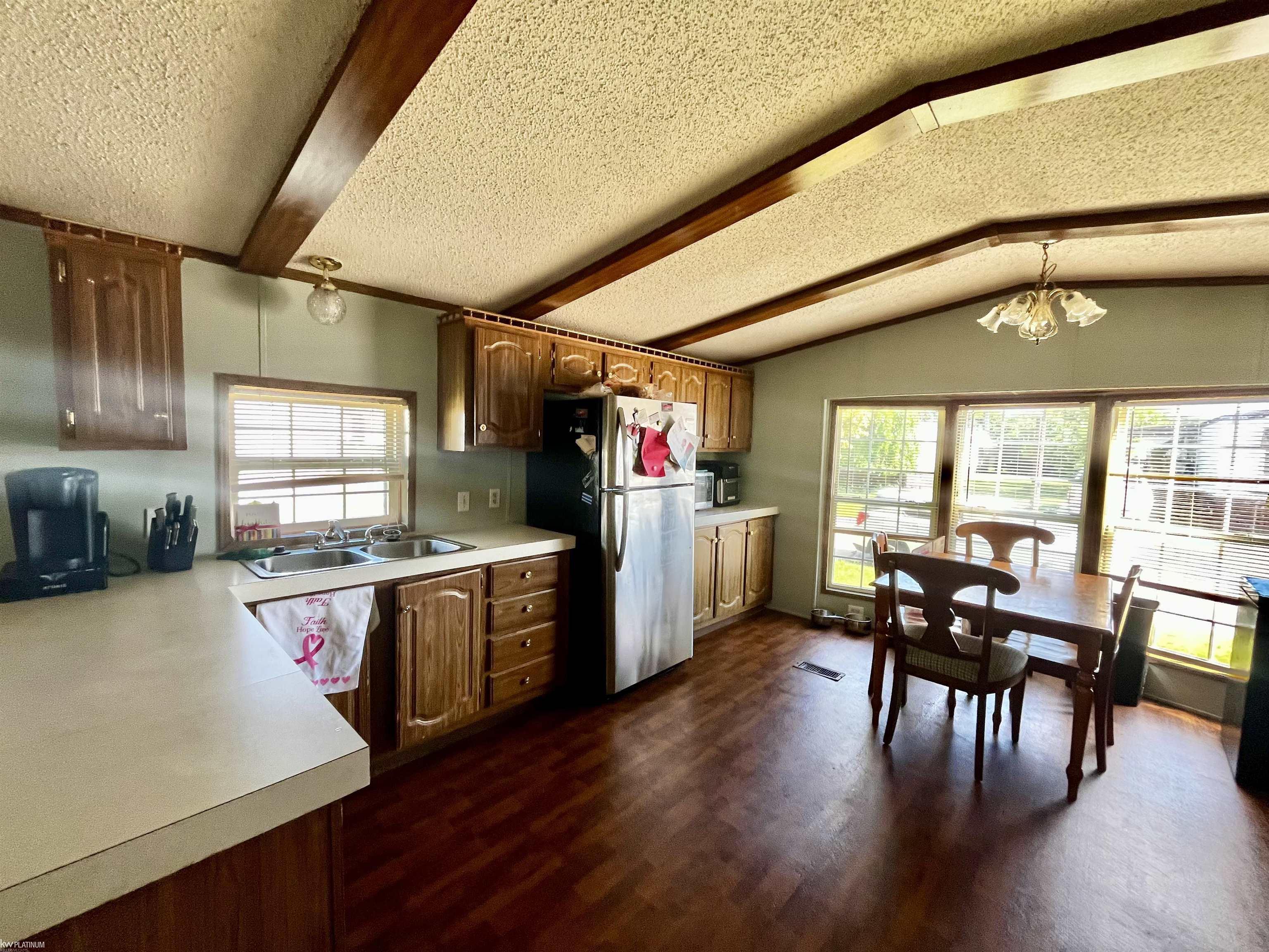 20463 Harmony Drive Property Photo 8