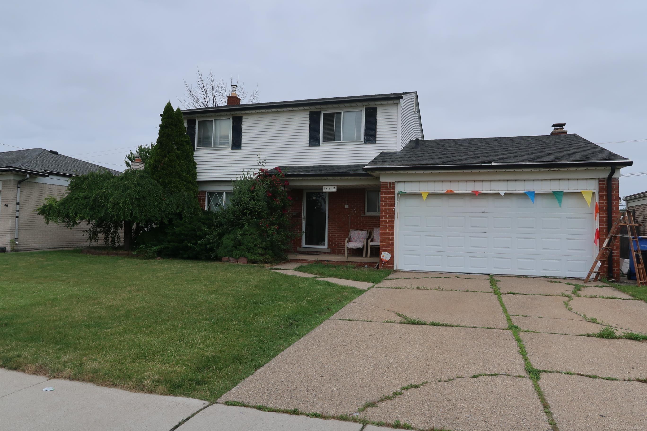 13517 Yvonne Drive Property Photo 1