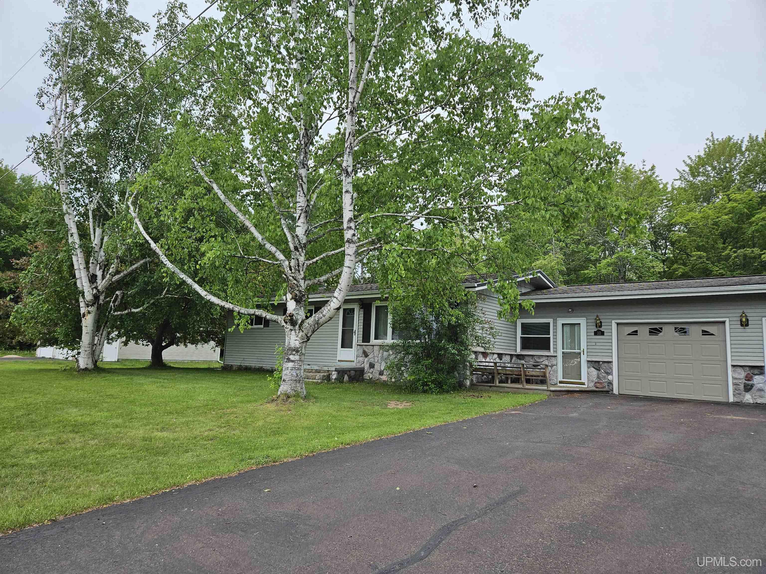 30 Tamarack Street Property Photo 2