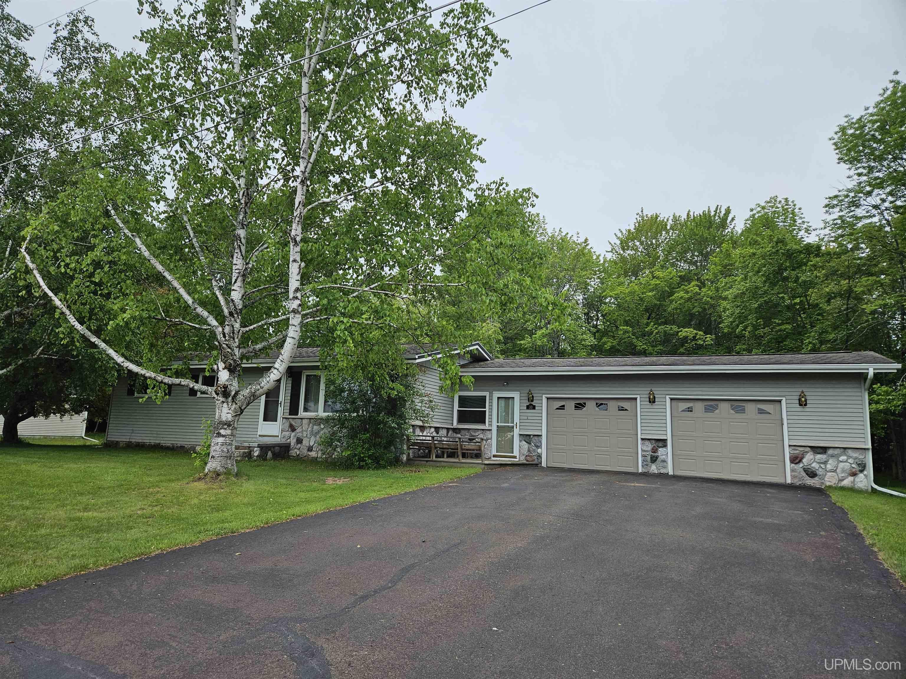 30 Tamarack Street Property Photo 3