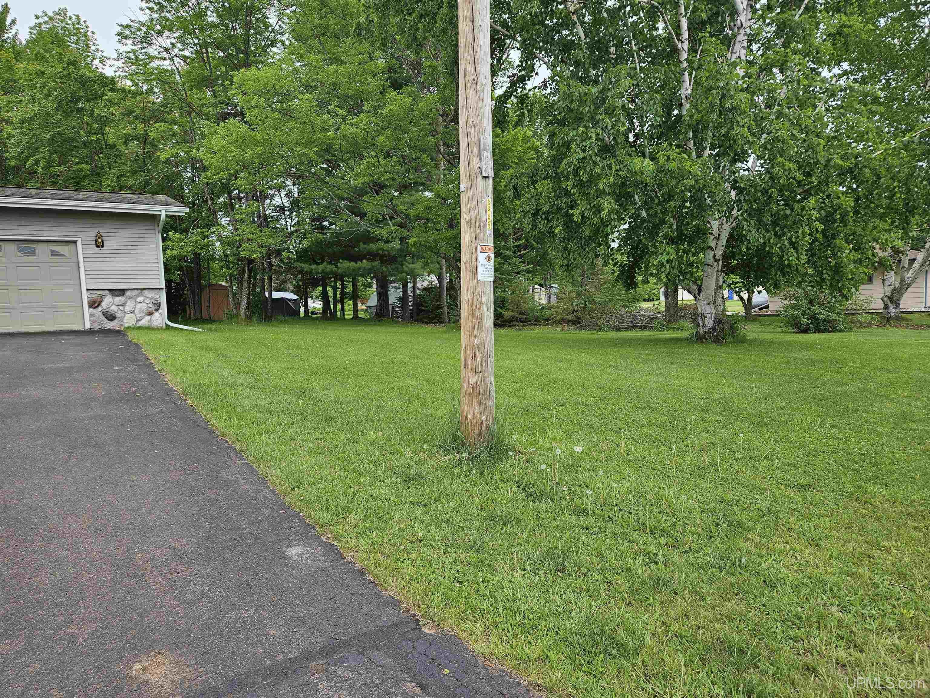 30 Tamarack Street Property Photo 4