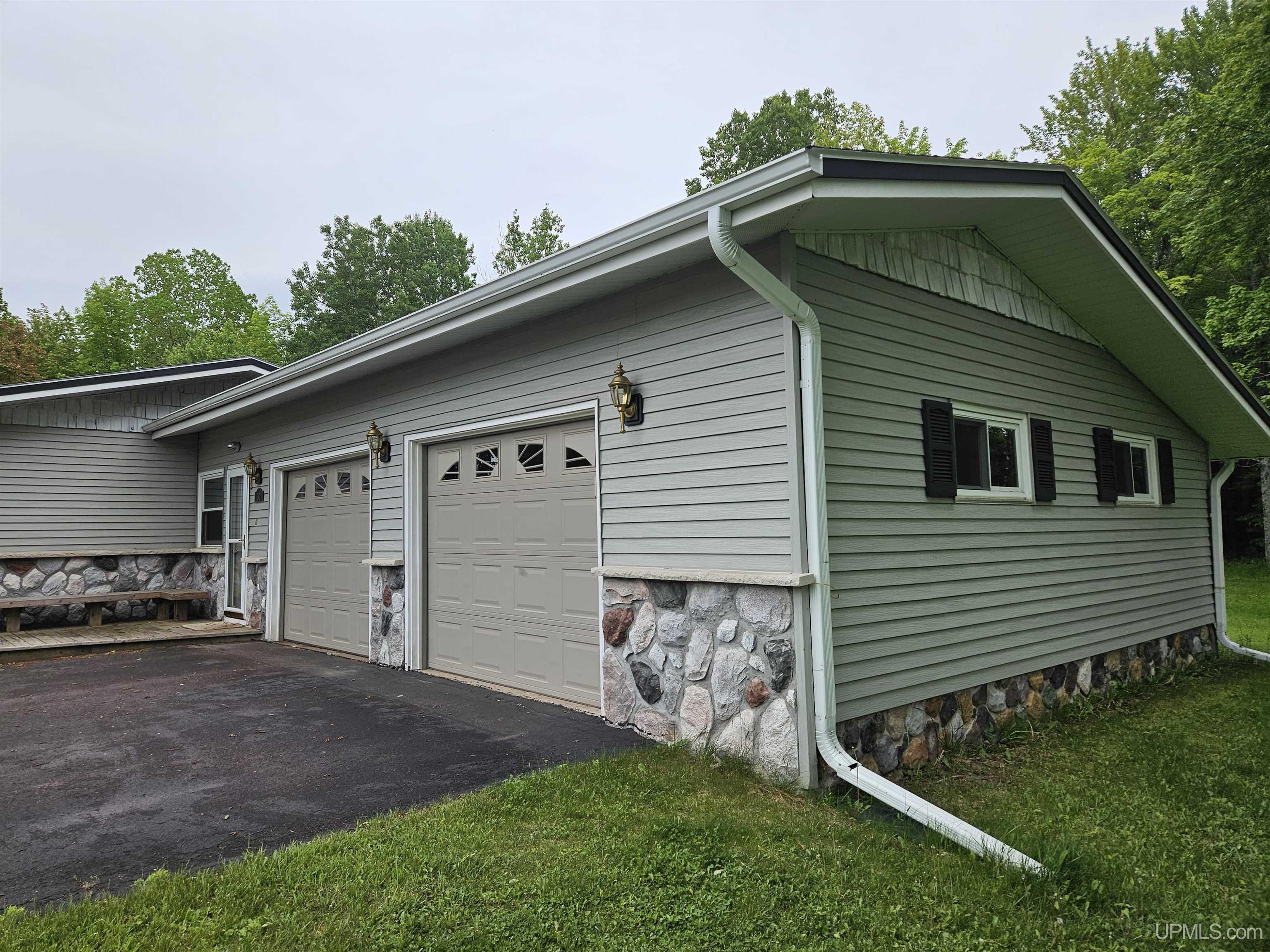 30 Tamarack Street Property Photo 5