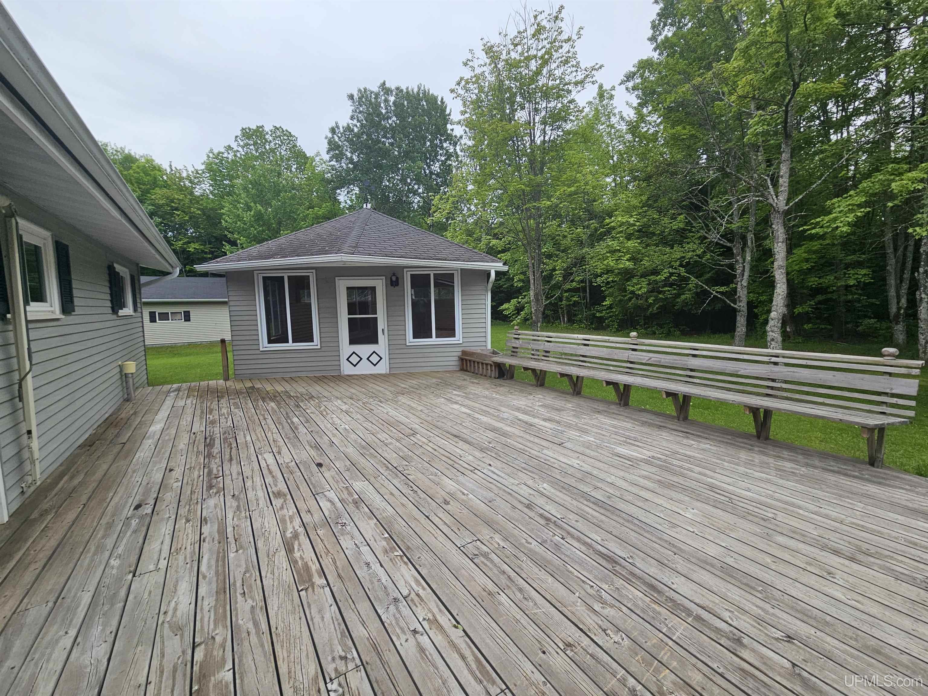 30 Tamarack Street Property Photo 9