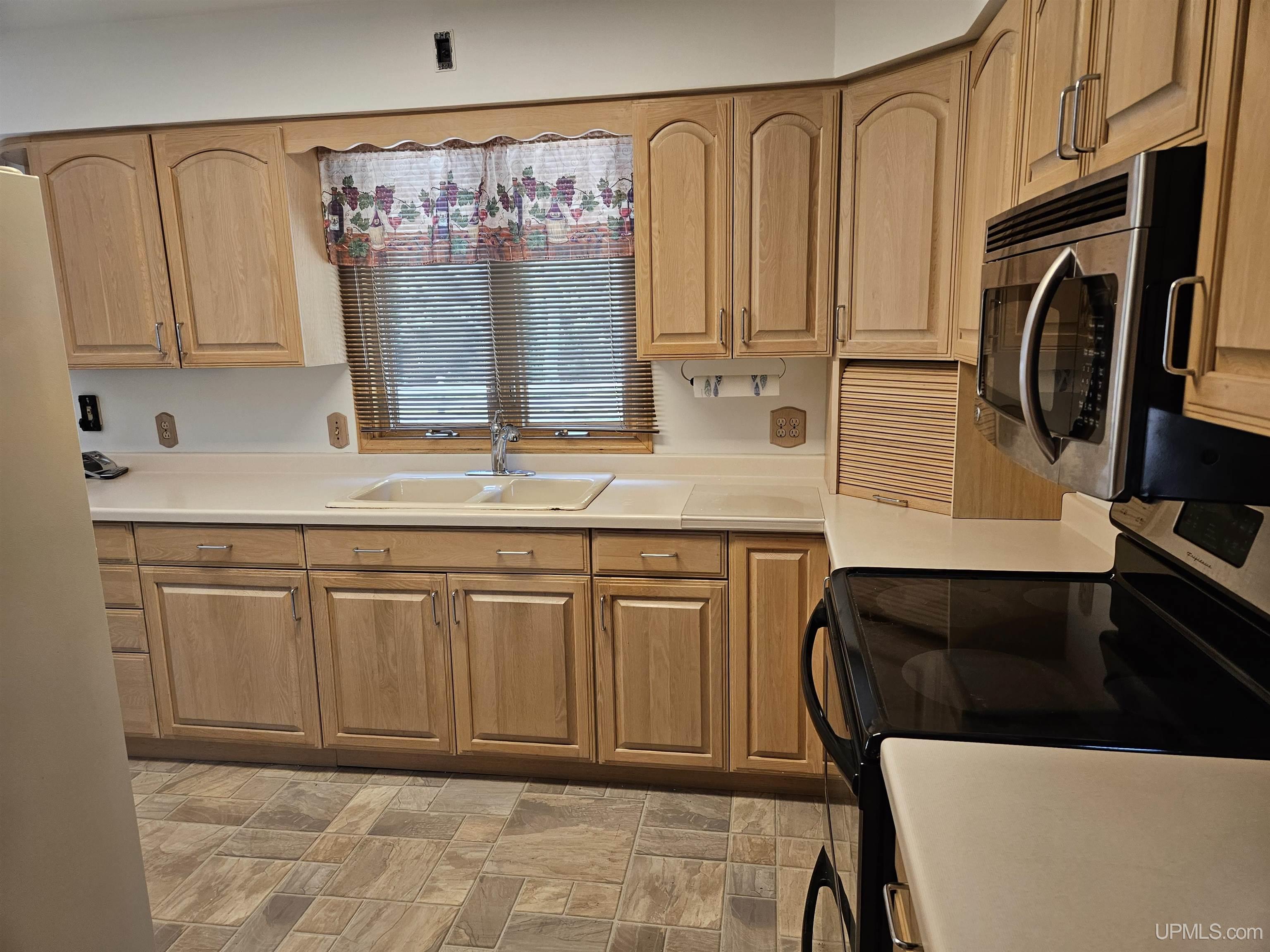30 Tamarack Street Property Photo 18