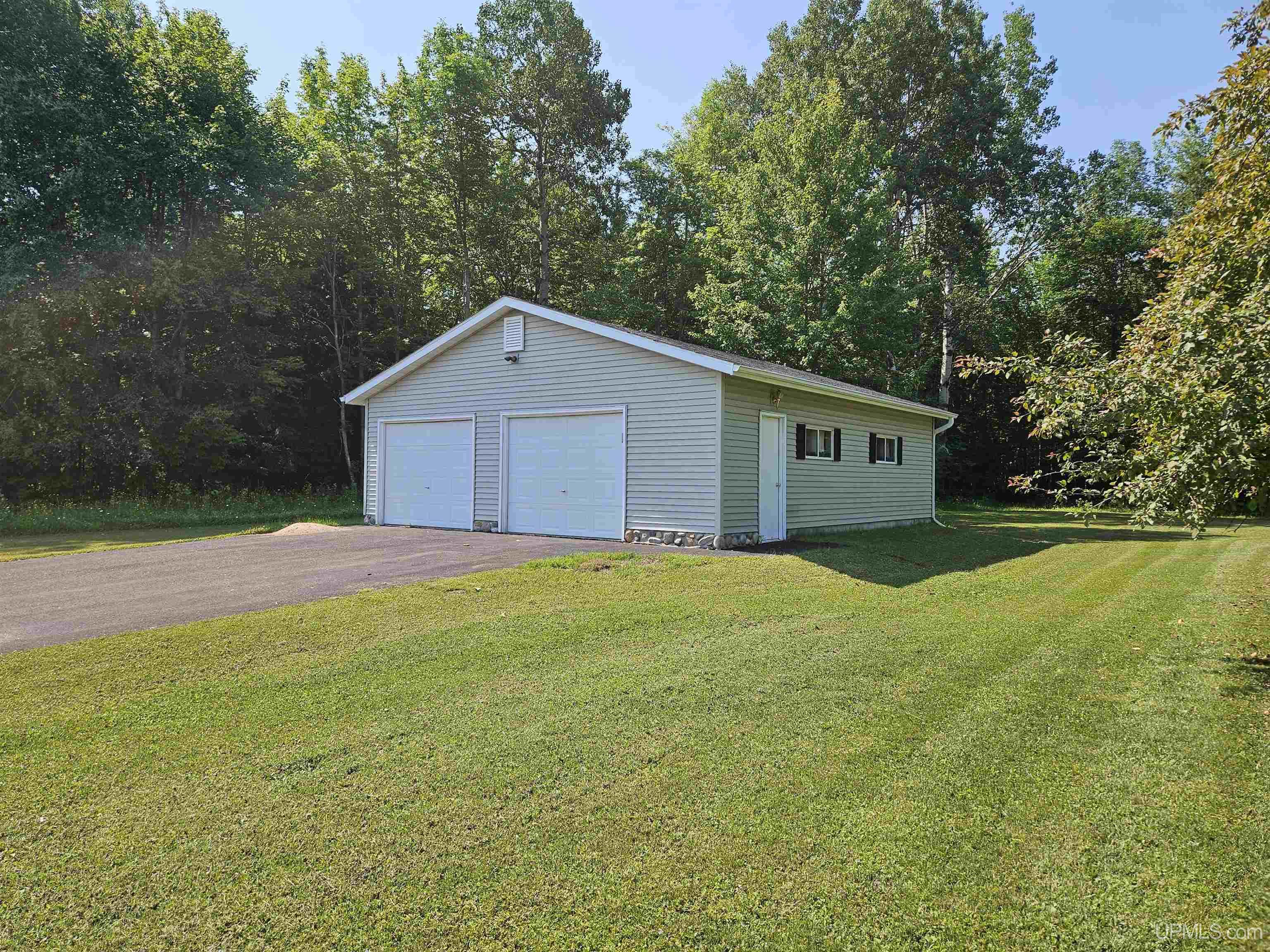 30 Tamarack Street Property Photo 39