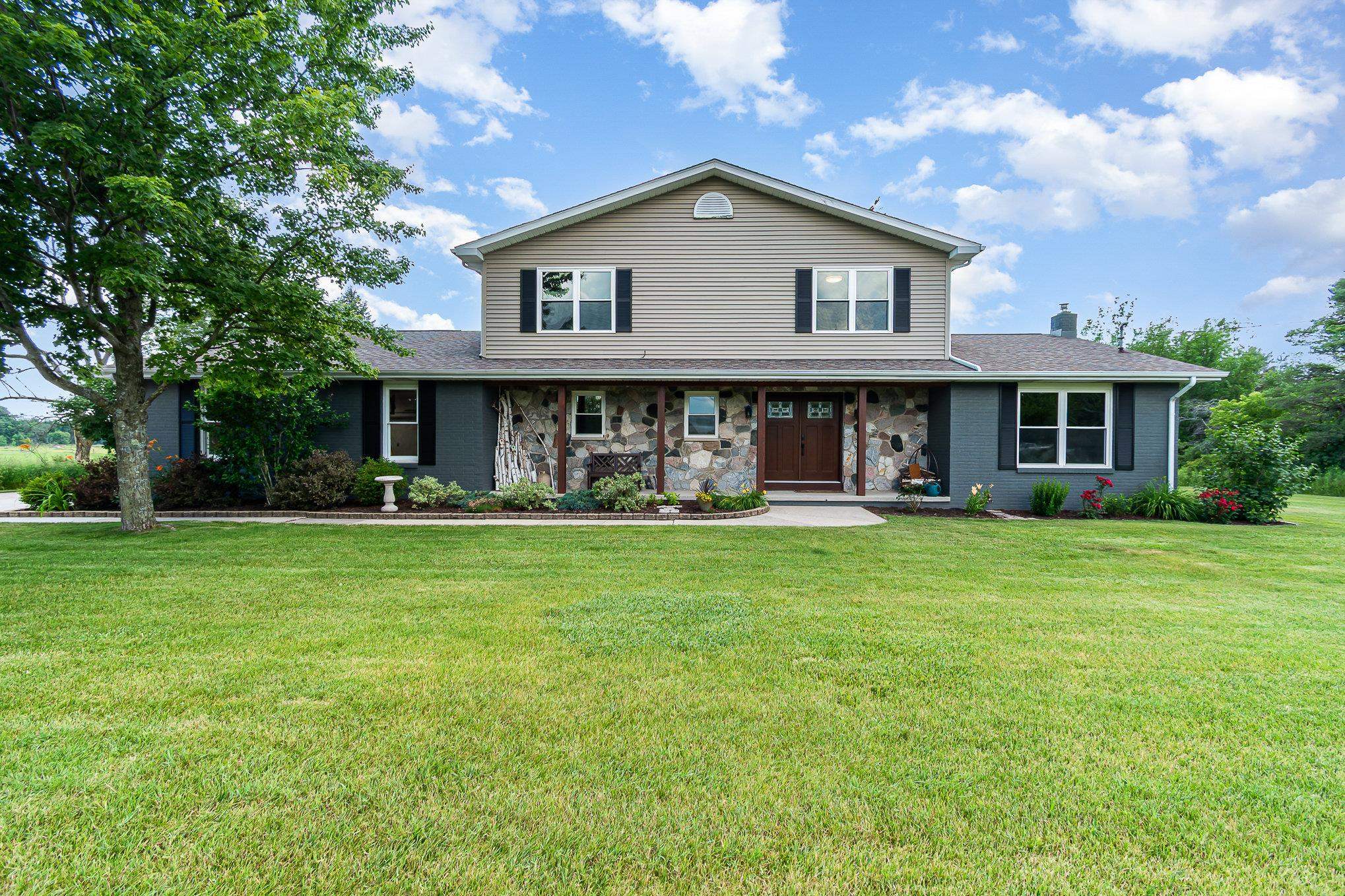 3383 N Eastman Road Property Photo 2