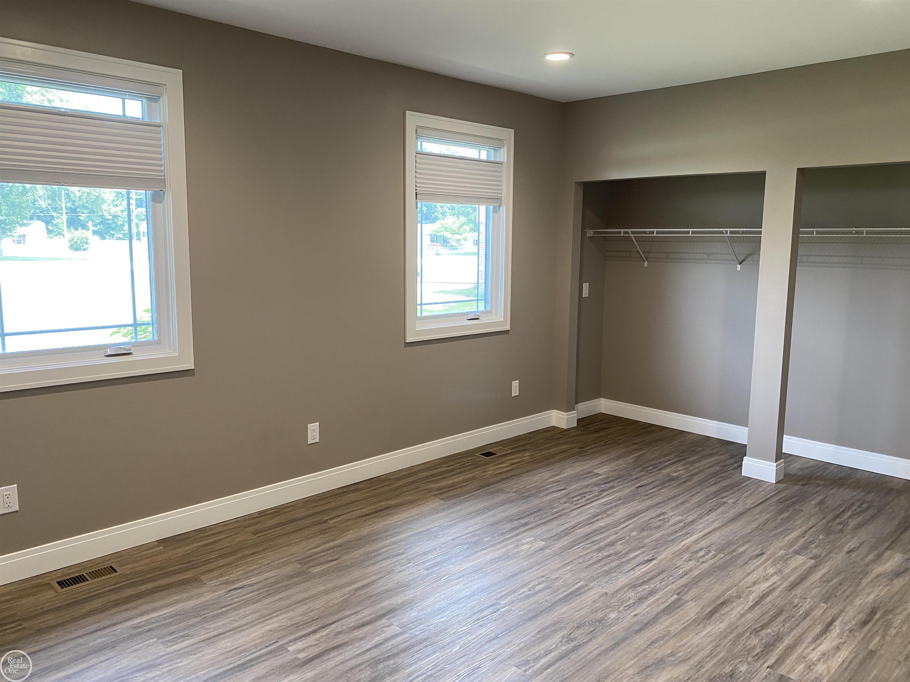 4271 Pine Grove Avenue Property Photo 19
