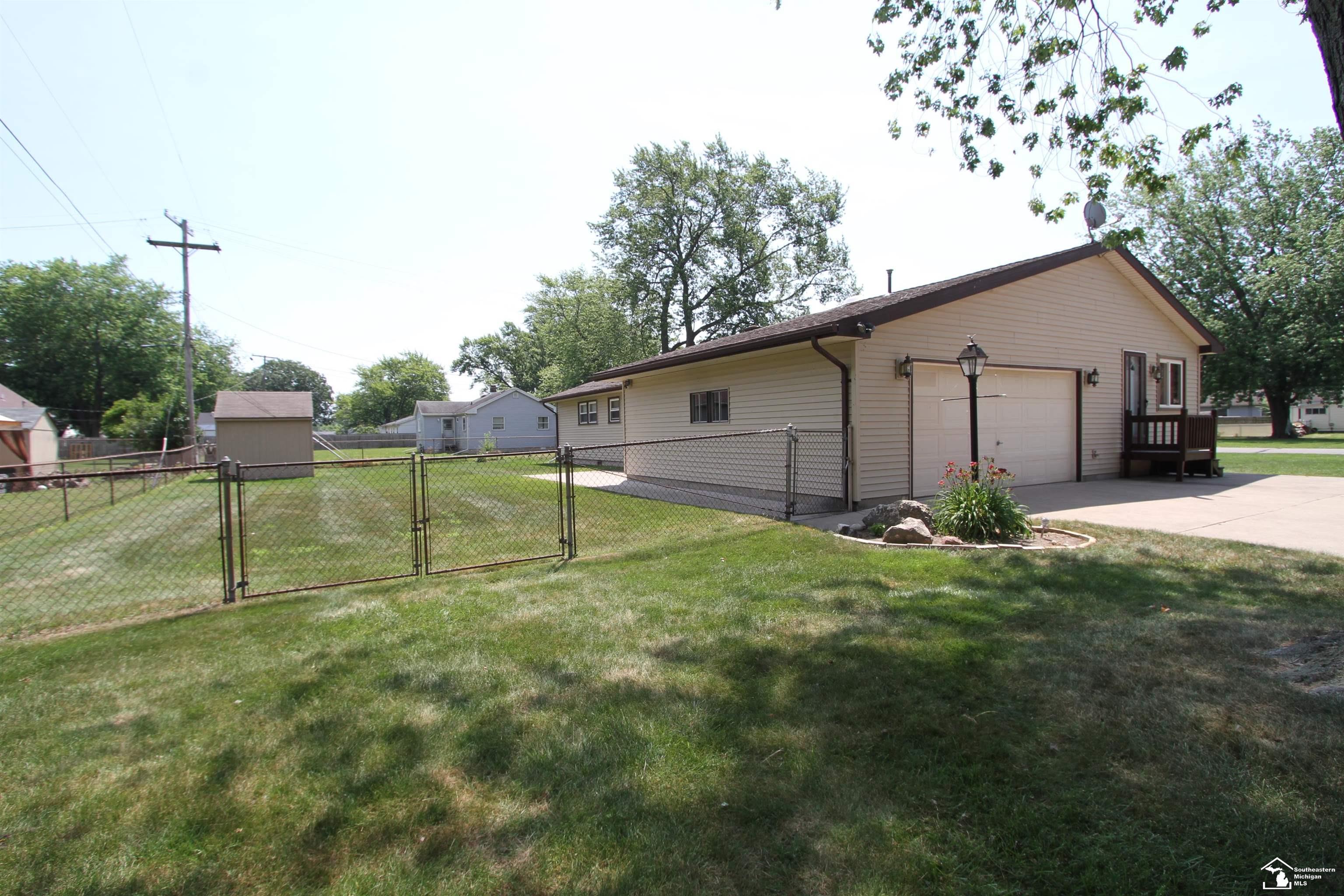 2911 5th Street Property Photo 4