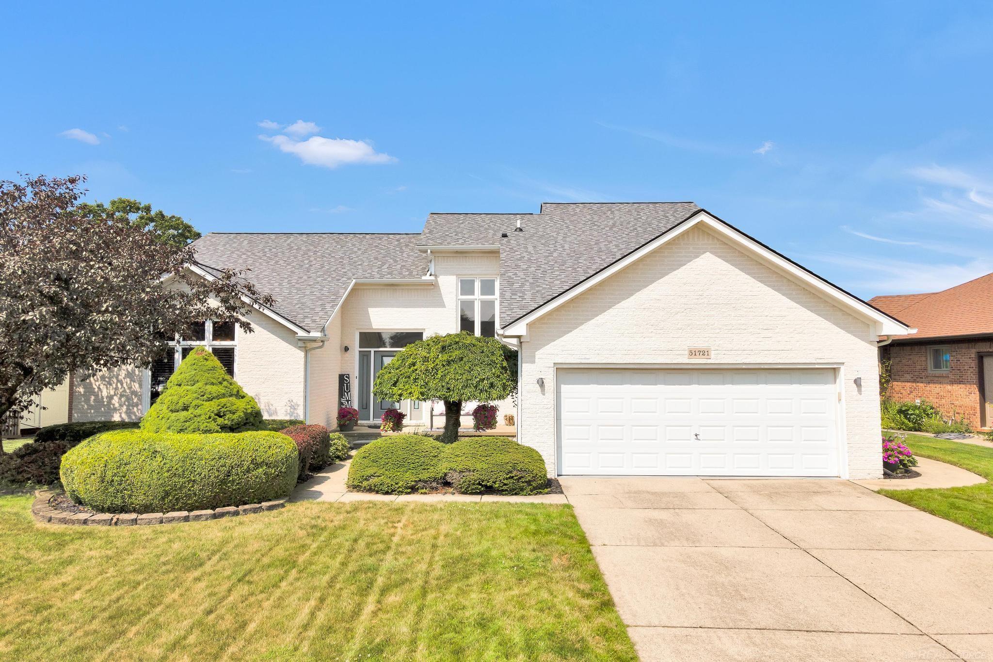 51721 Blue Spruce Drive Property Photo 1