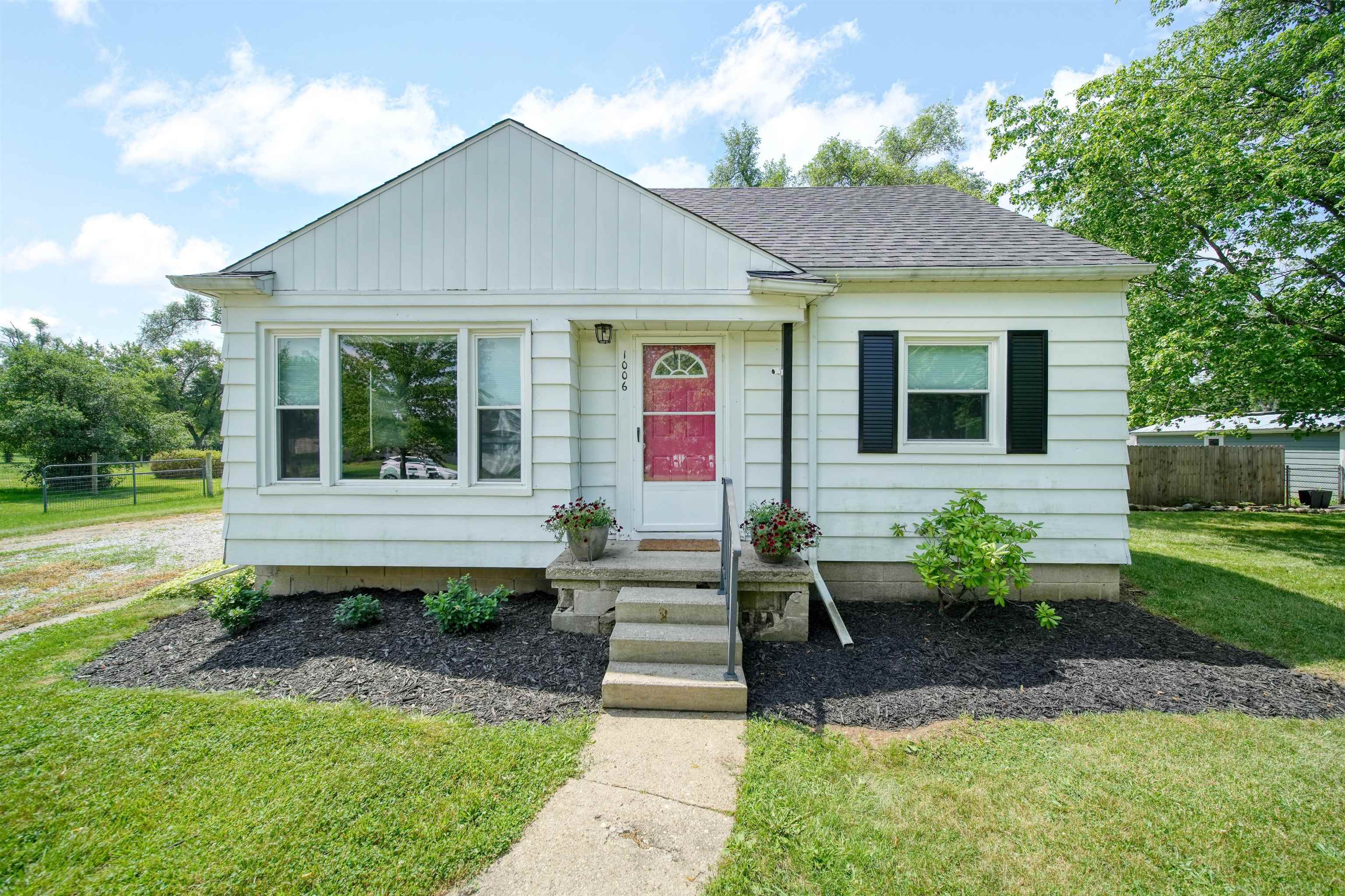 1006 Murray Drive Property Photo 2