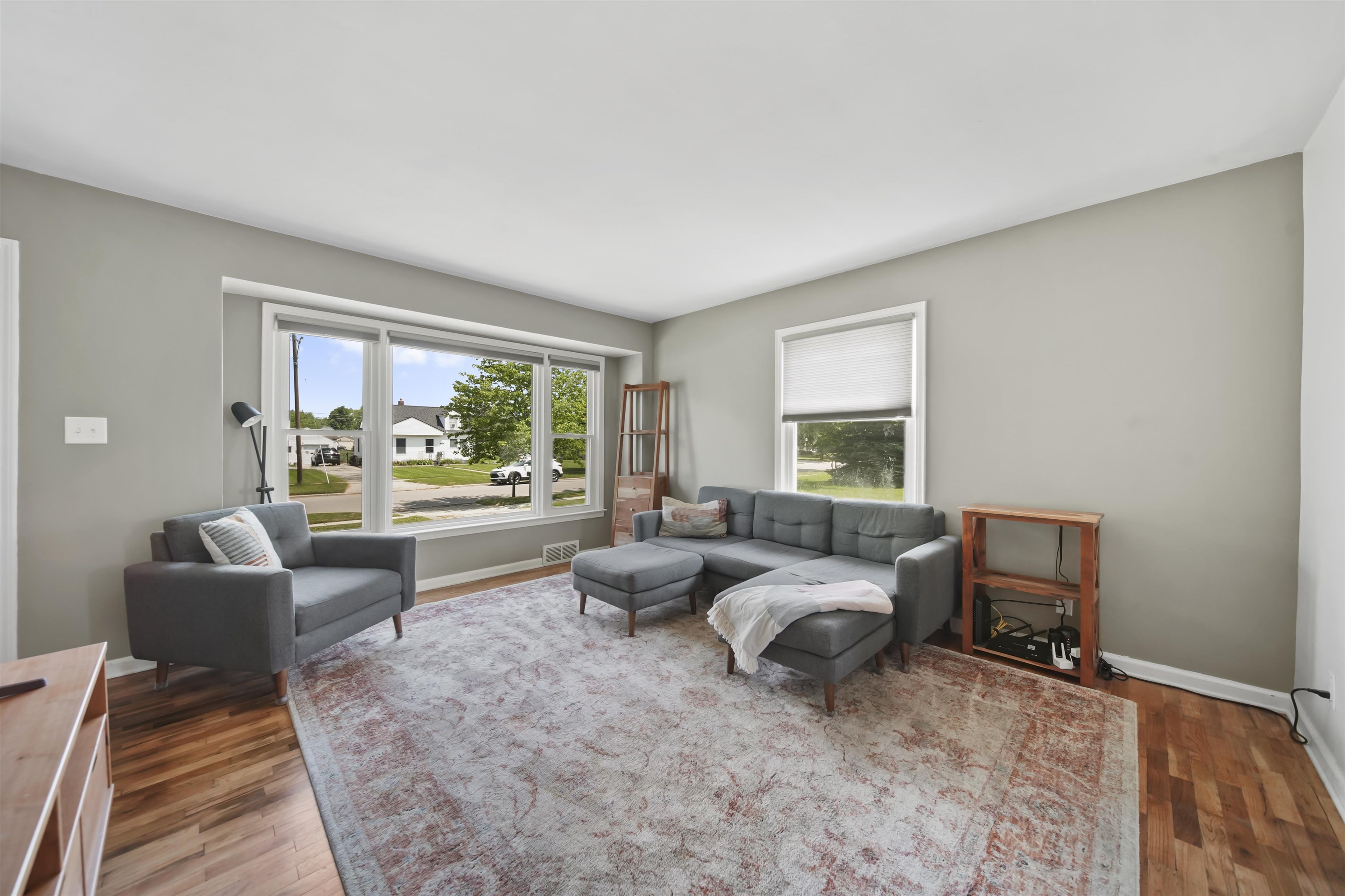 1006 Murray Drive Property Photo 9