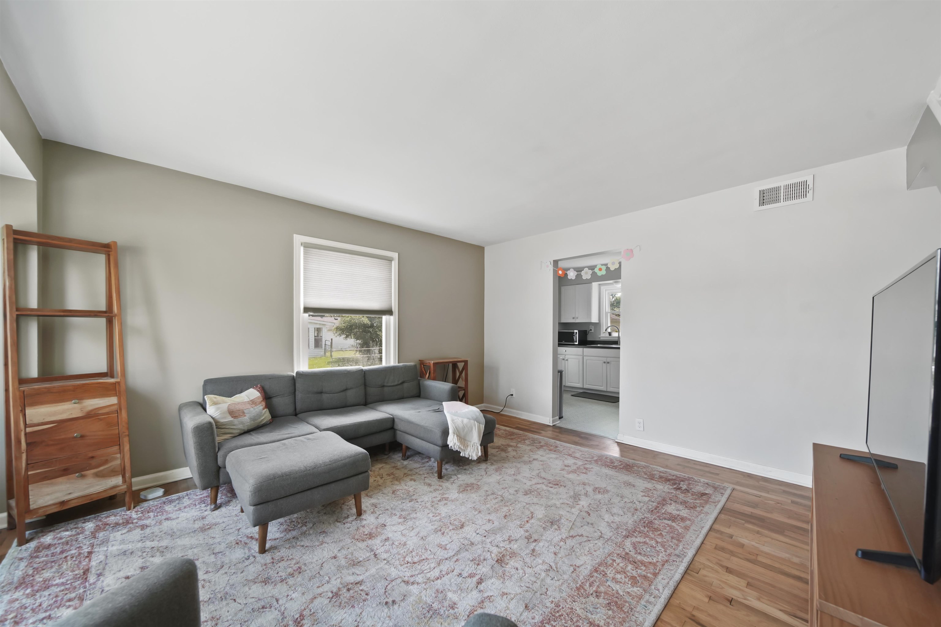 1006 Murray Drive Property Photo 10