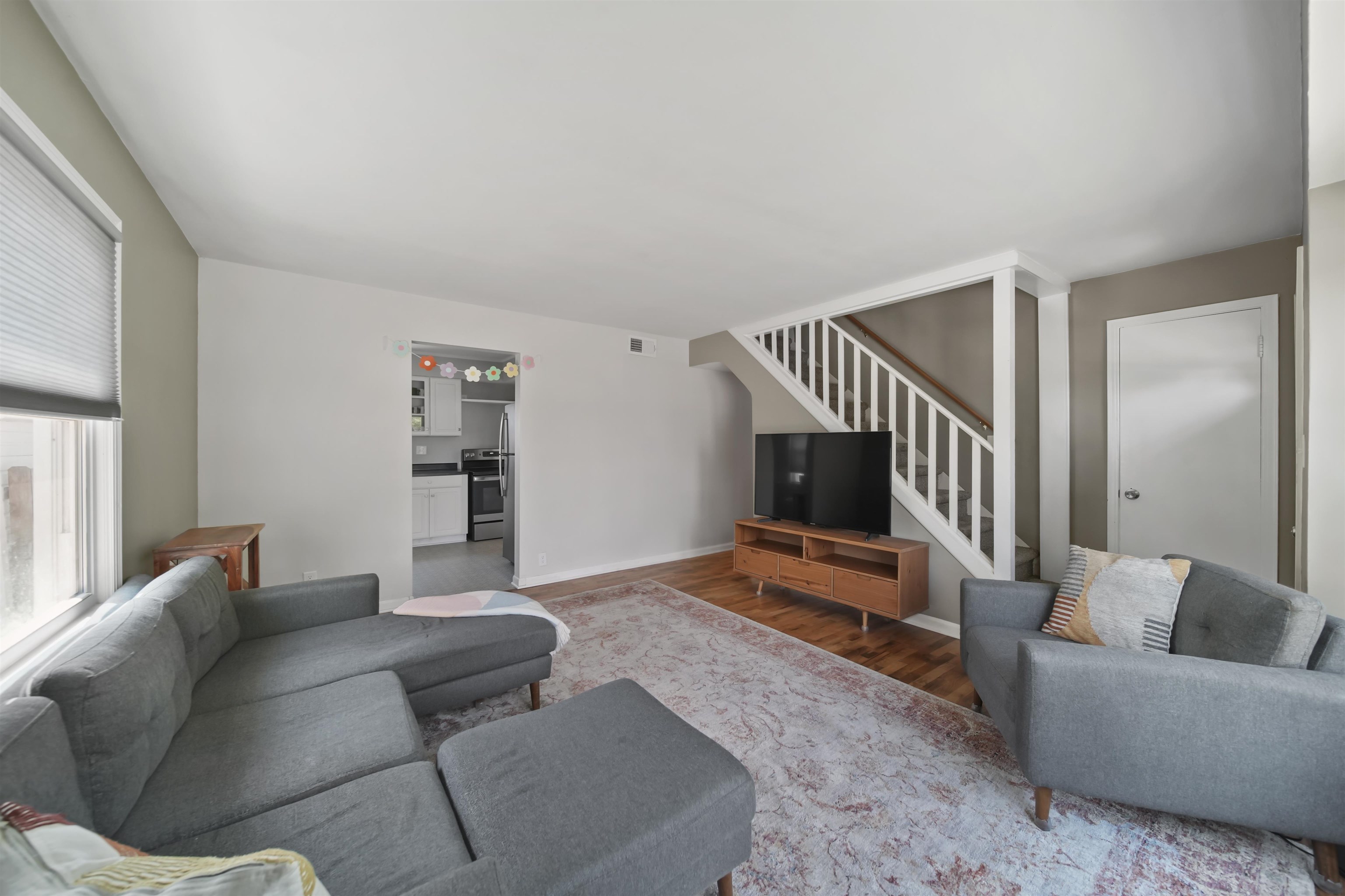 1006 Murray Drive Property Photo 11