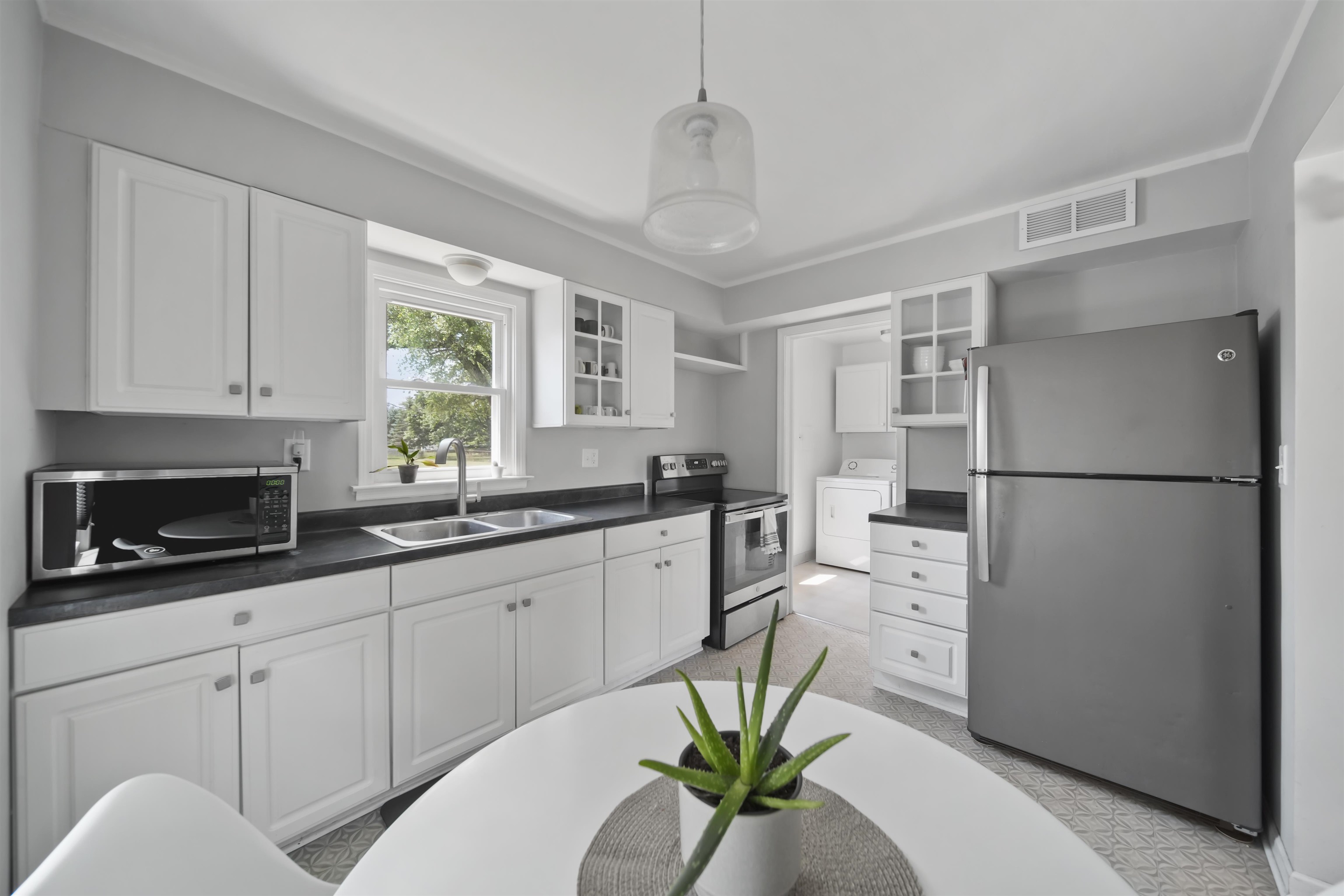 1006 Murray Drive Property Photo 12