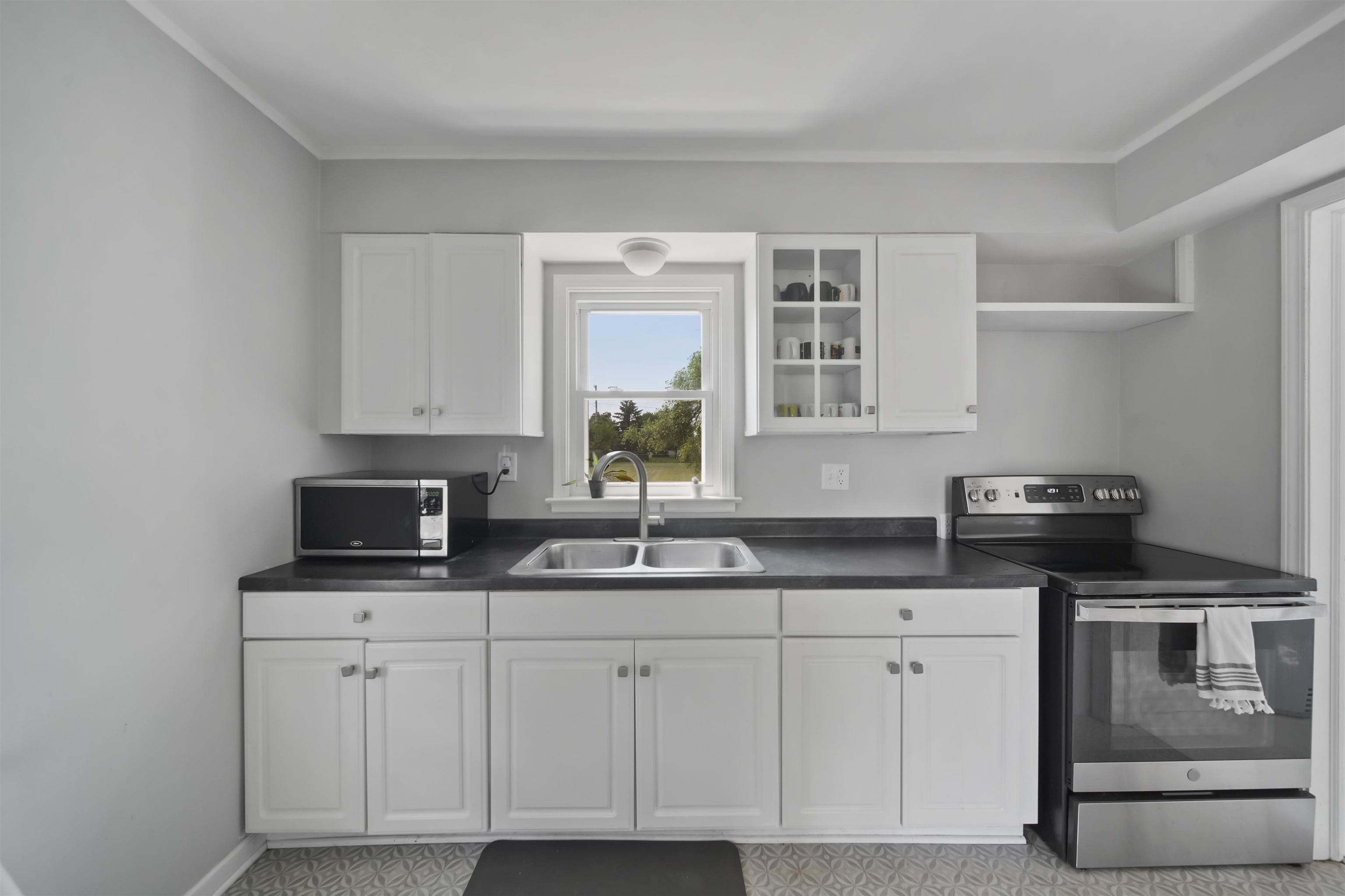 1006 Murray Drive Property Photo 13
