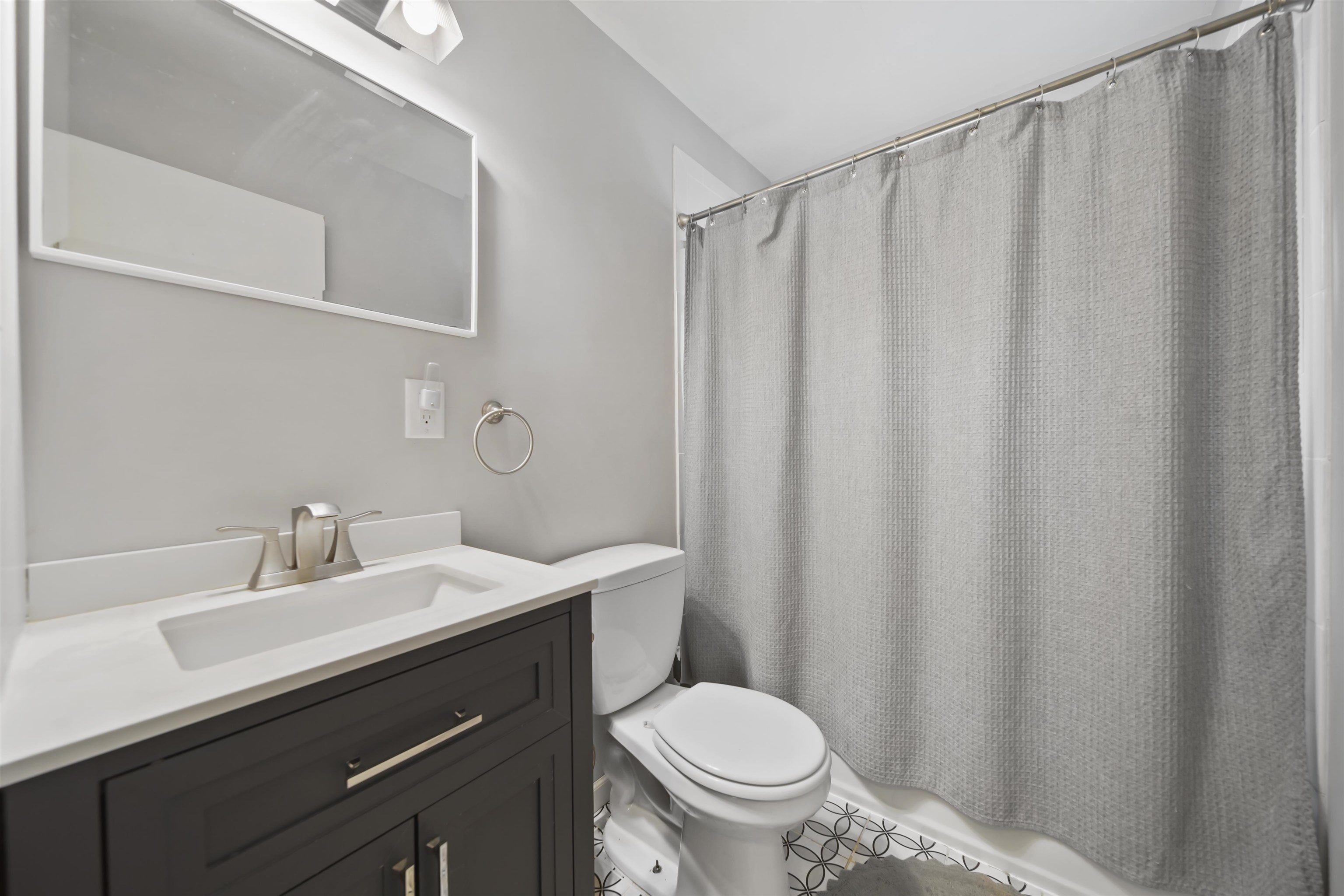 1006 Murray Drive Property Photo 18