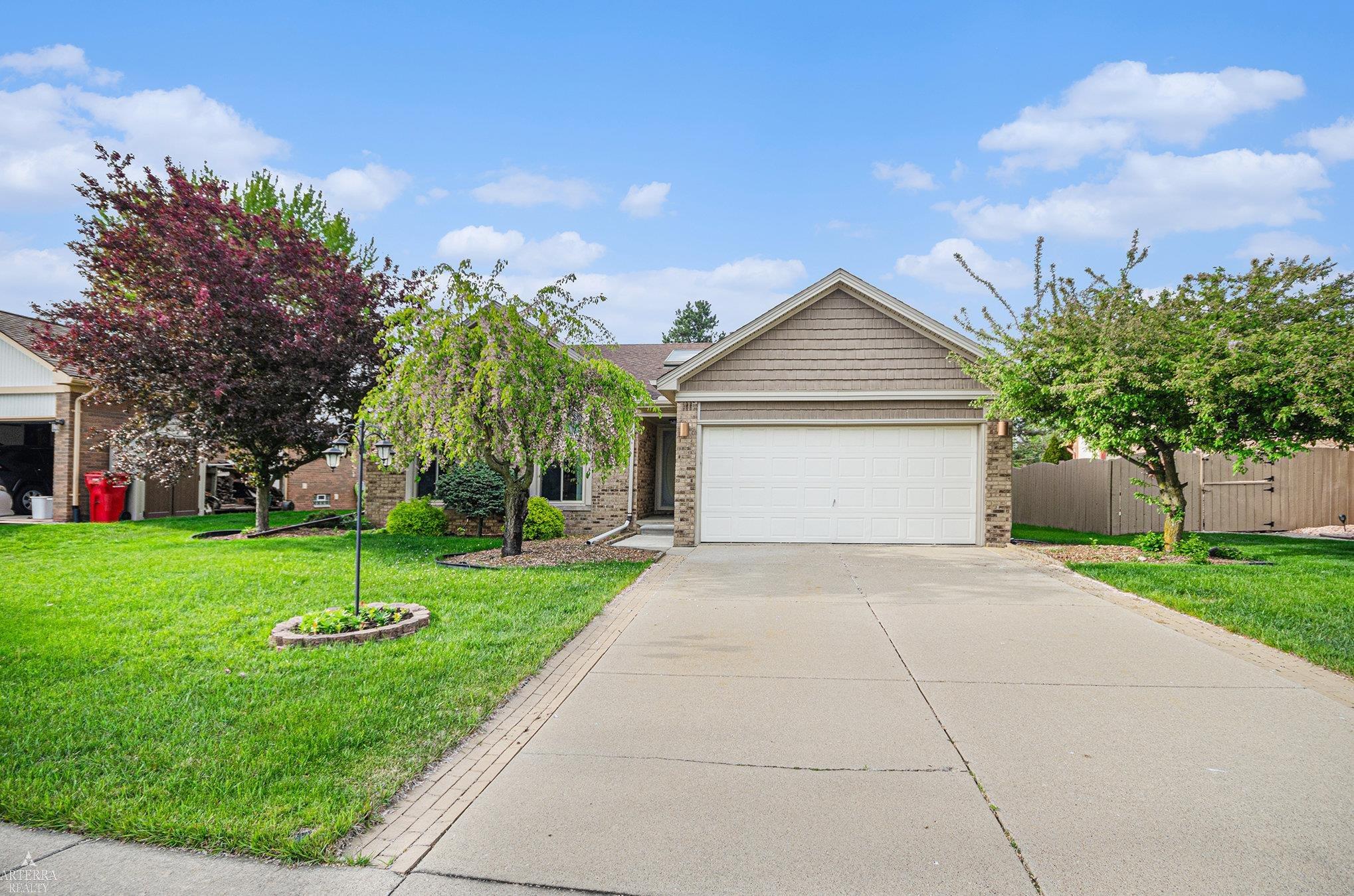 28785 Stonehenge Drive Property Photo 1