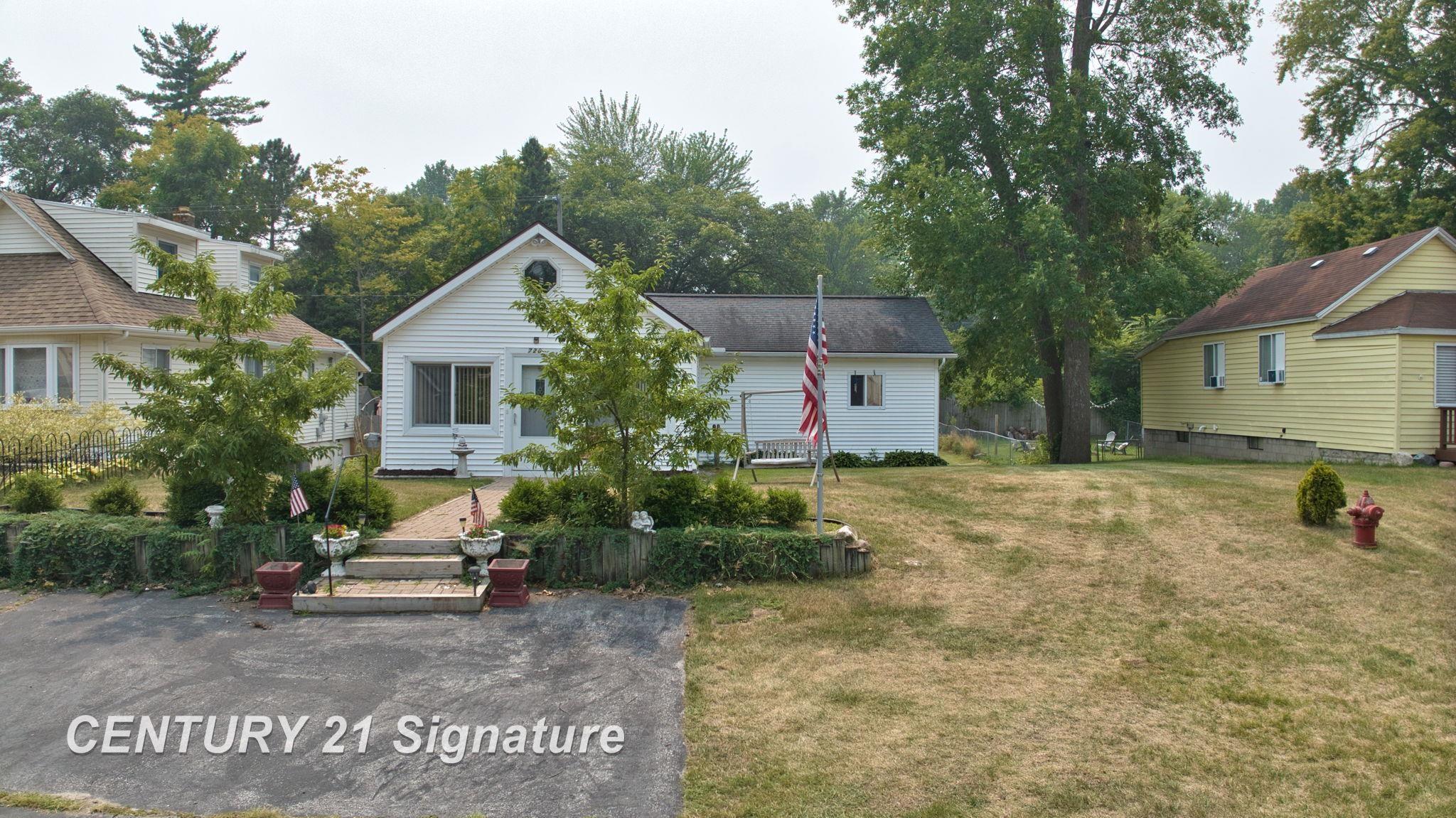 728 Bay Road Property Photo 1
